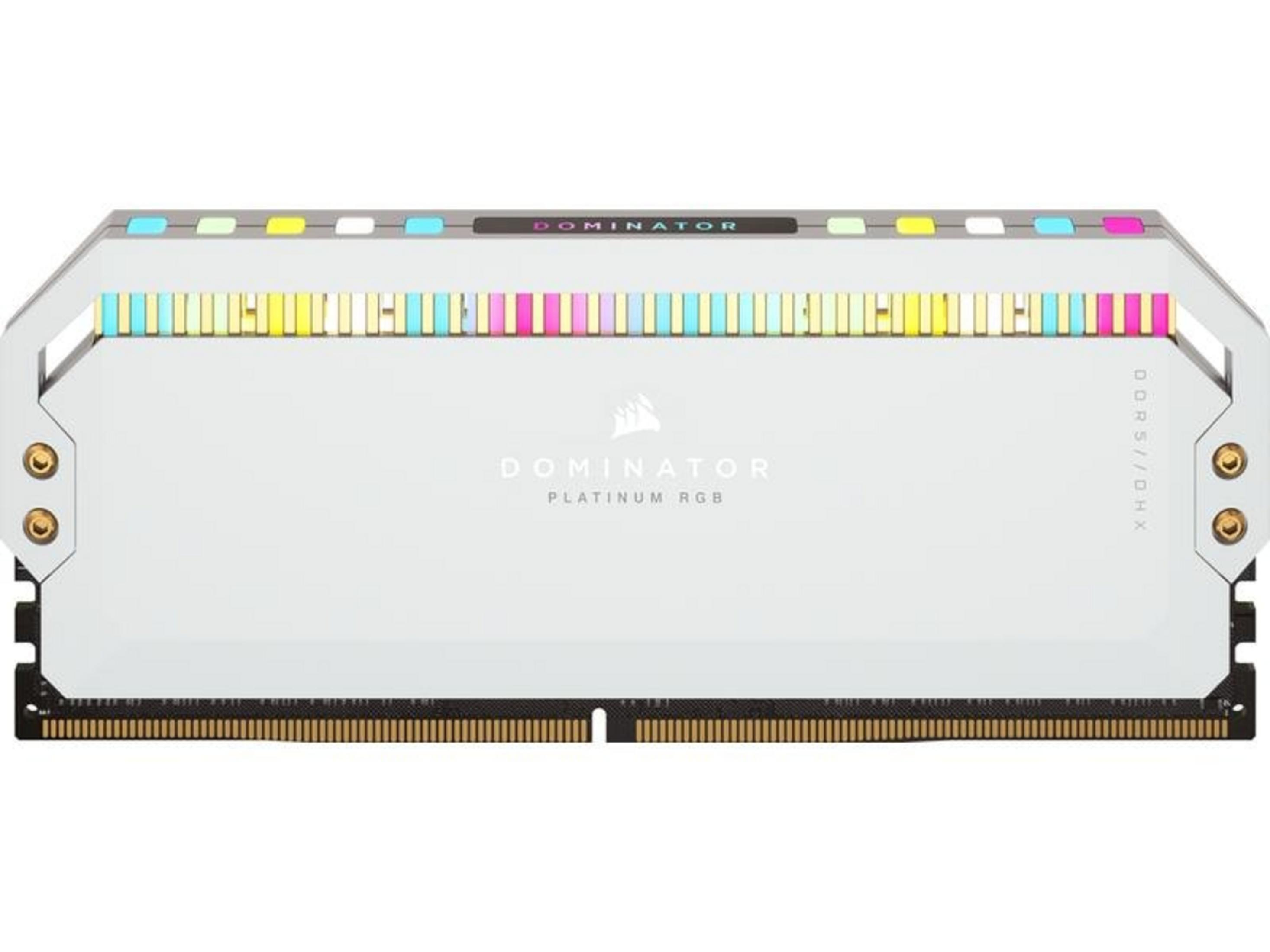 Biały moduł RAM z srebrnymi akcentami i podświetleniem RGB.