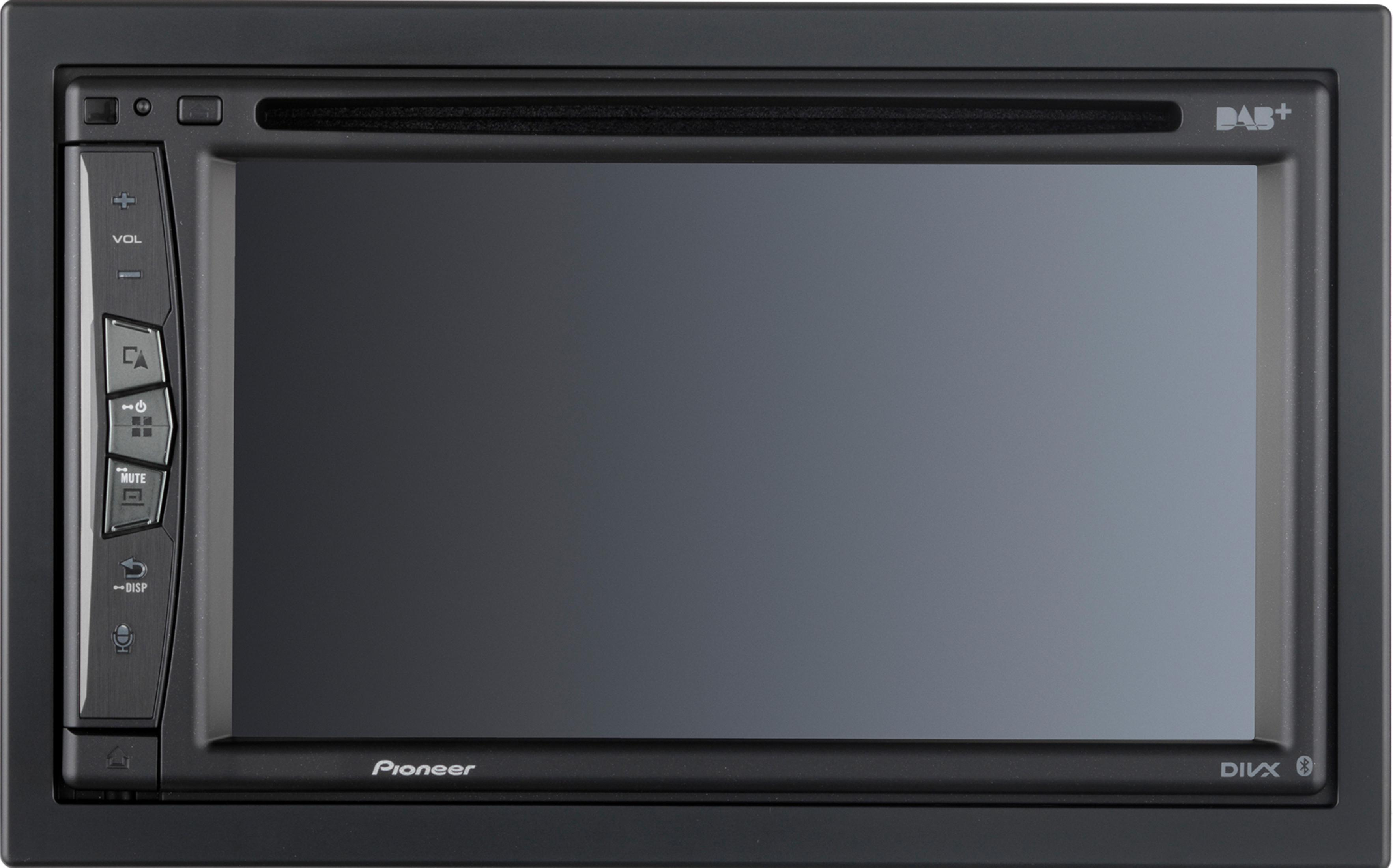 Ein Pioneer Autoradio mit Touchscreen und seitlichen Bedienelementen.