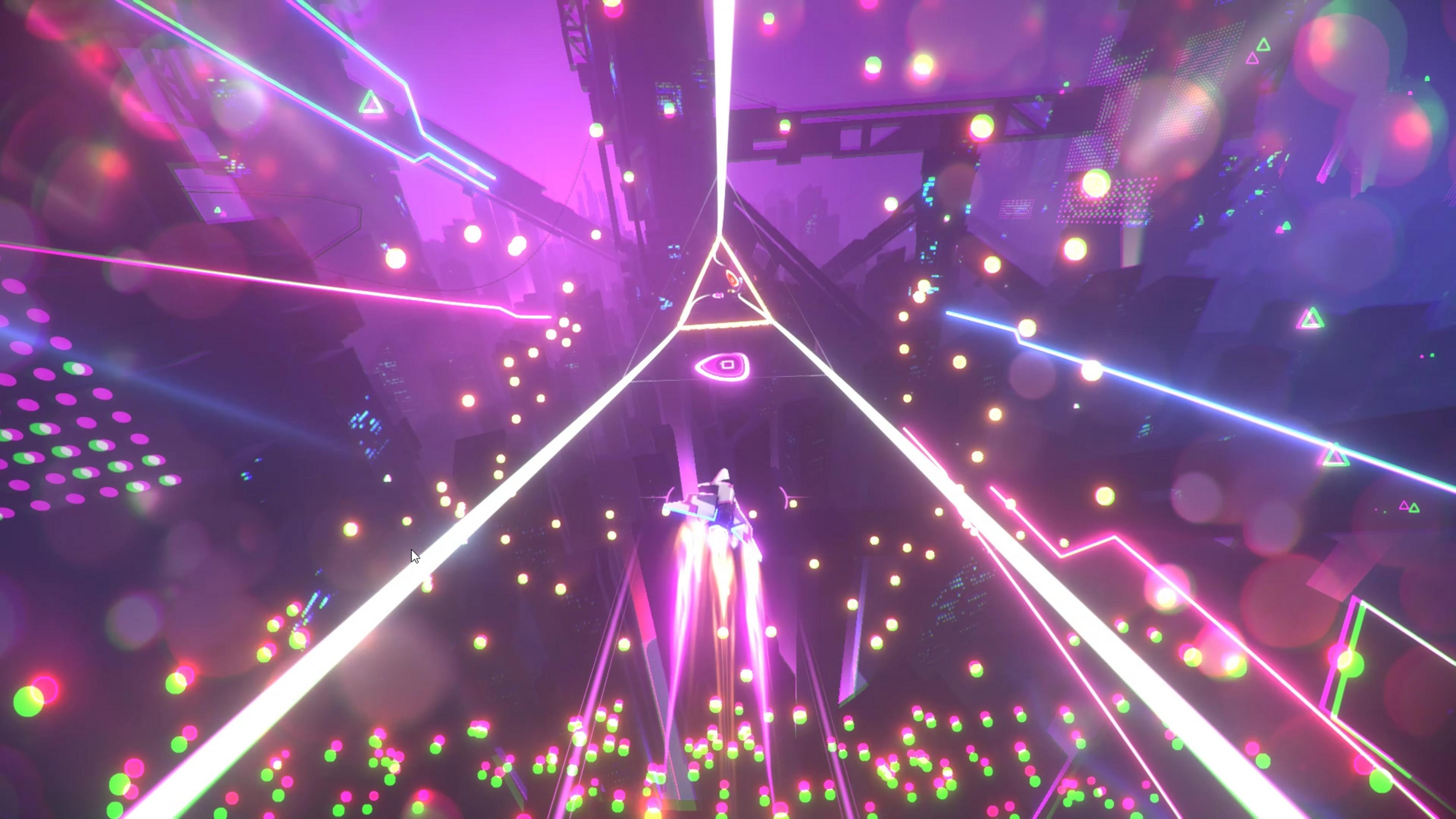 Futurystyczny statek kosmiczny leci przez neonowe miasto z fioletowymi i zielonymi światłami.