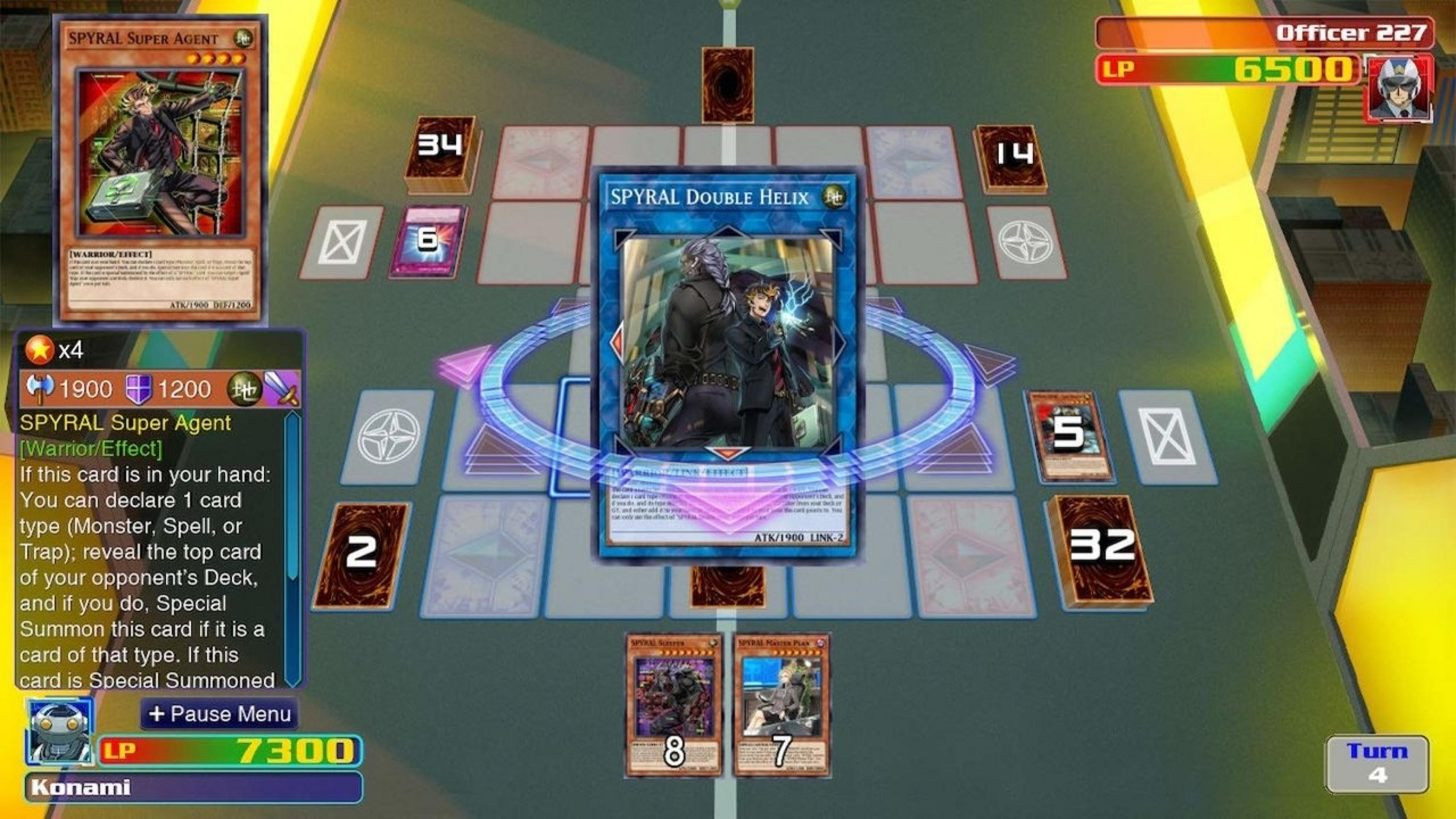 Yu-Gi-Oh!-Spiel: SPYRAL Super Agent Karte links, SPYRAL Double Helix in Mitte.