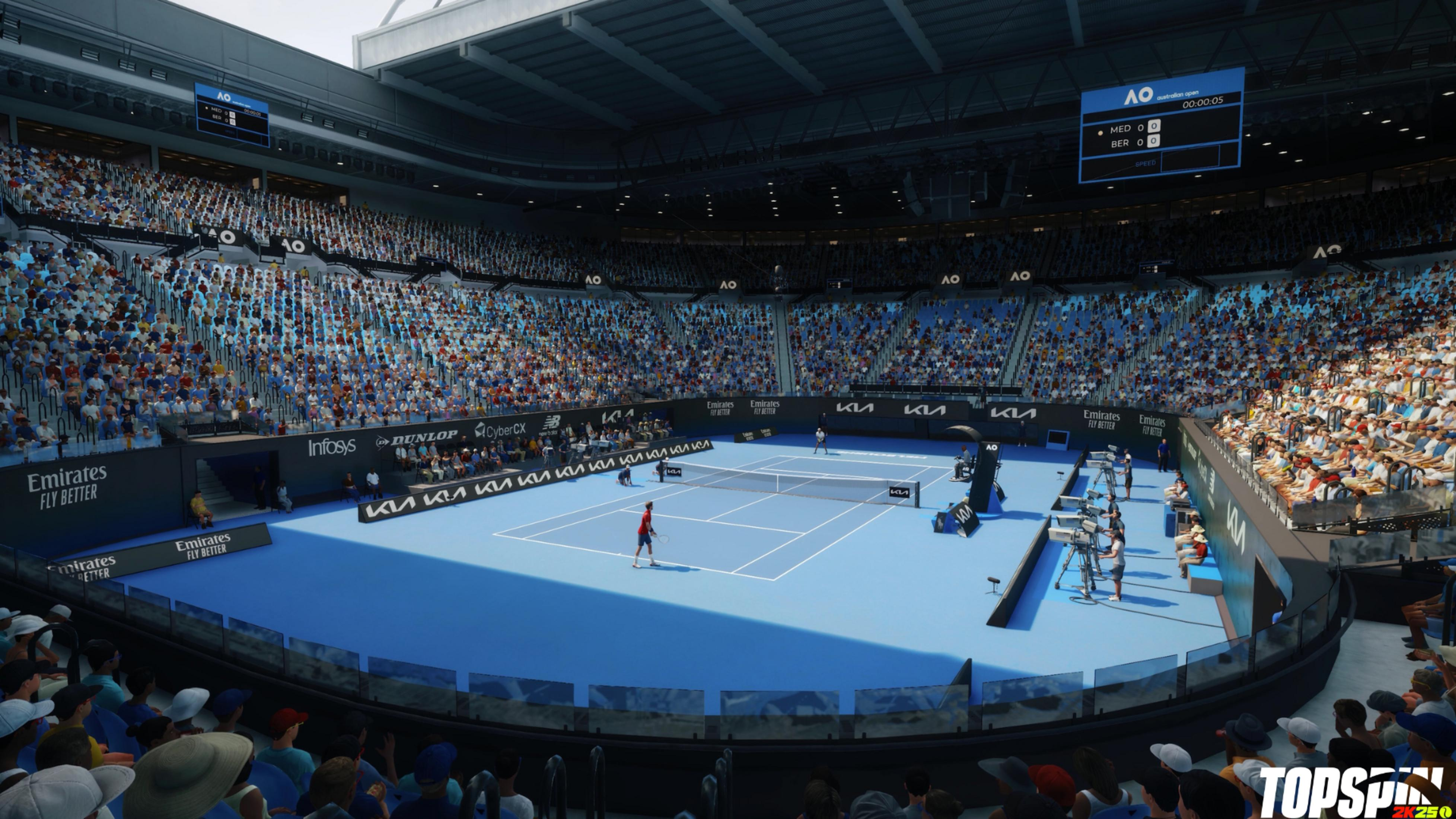 Tennisplatz mit Zuschauern, Spielern und Anzeigetafel bei den Australian Open.