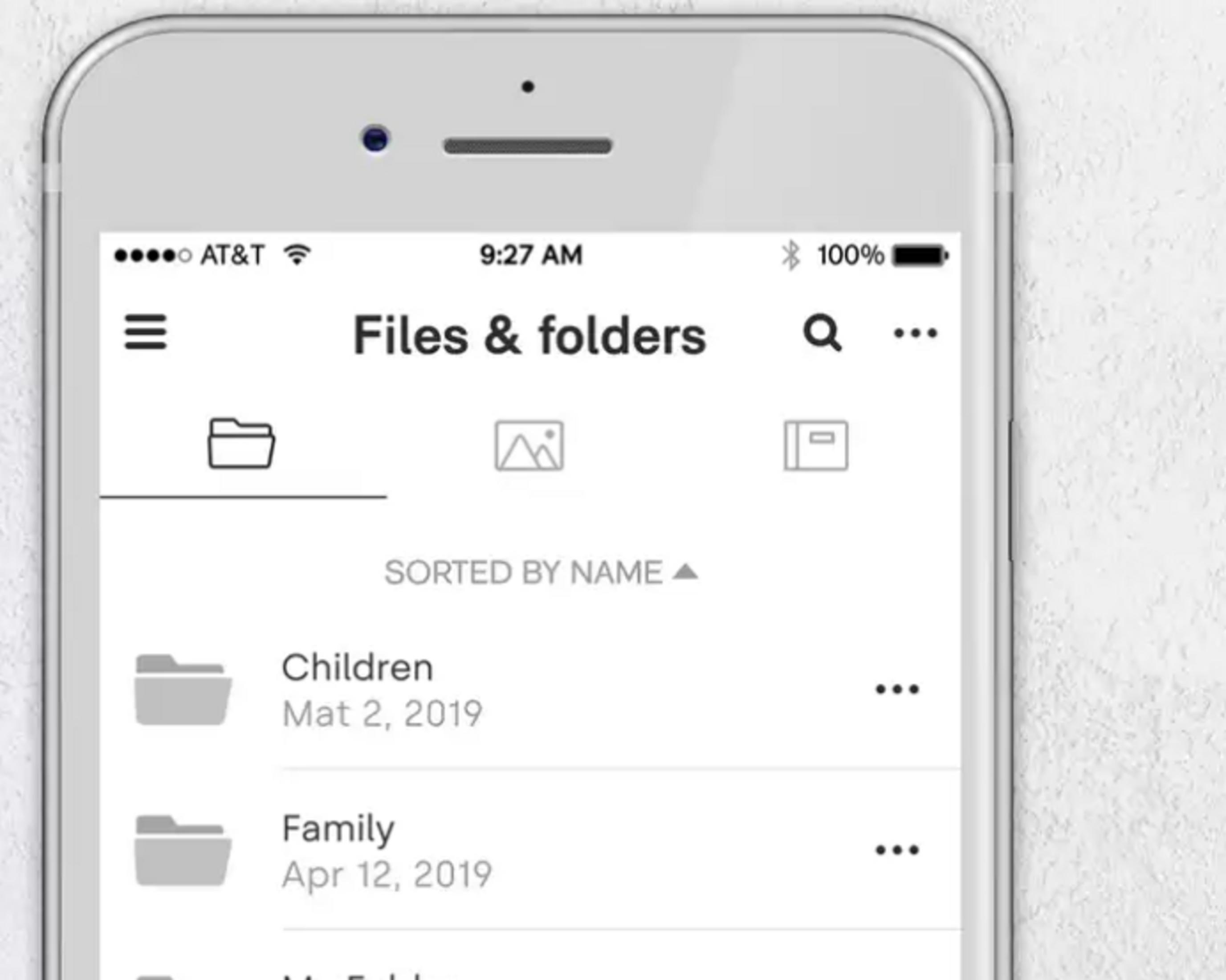 Telefon-App mit Ordnerliste: Kinder, Familie.