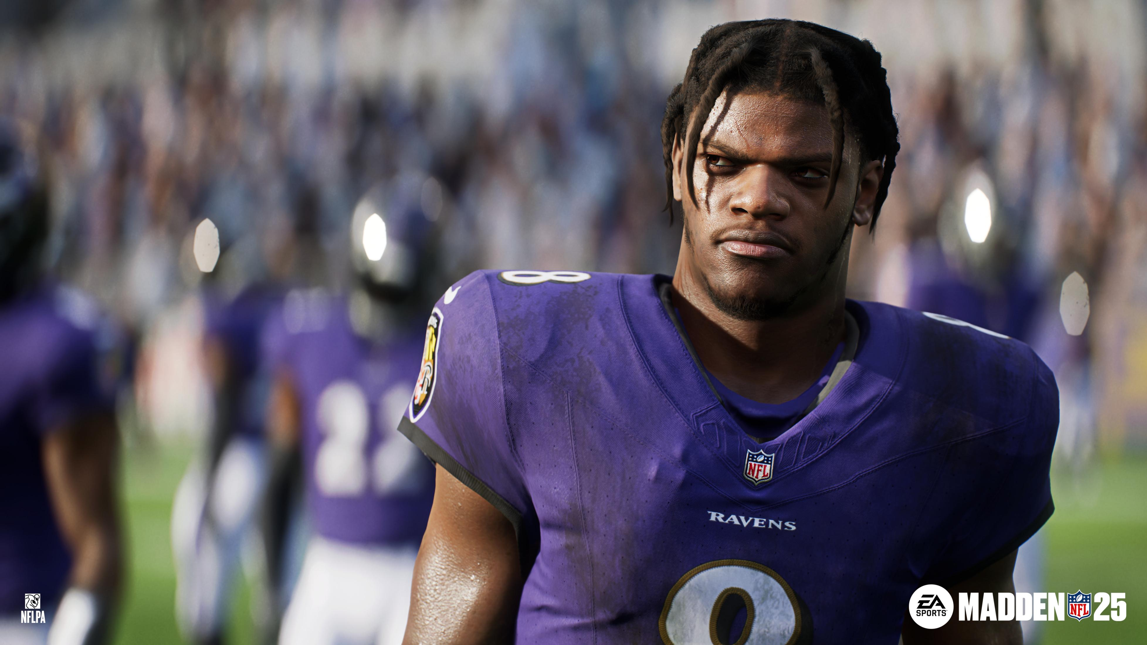 Gracz futbolu amerykańskiego w fioletowej koszulce Ravens z numerem 8.