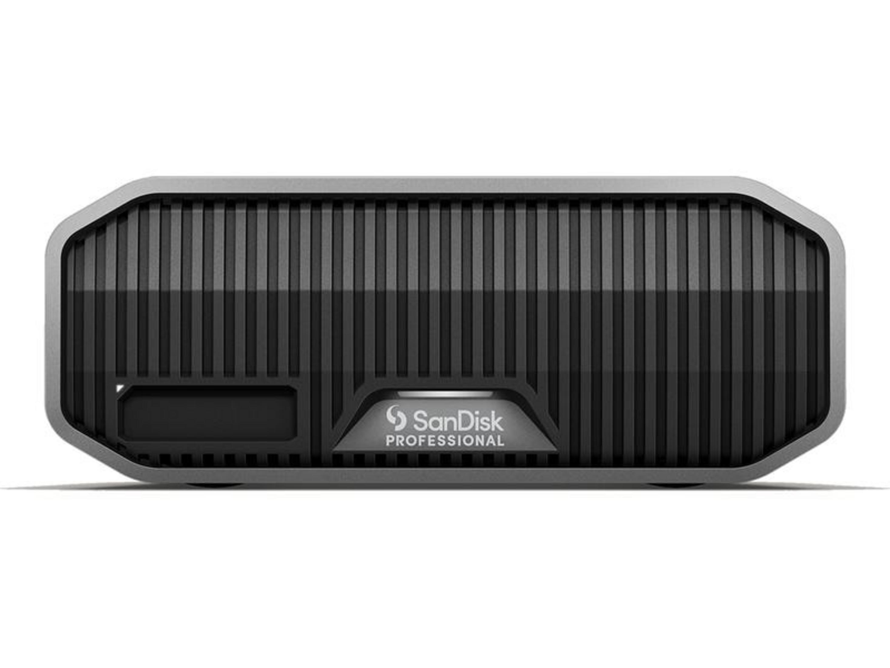 Czarne urządzenie pamięci SanDisk Professional z otworami wentylacyjnymi.