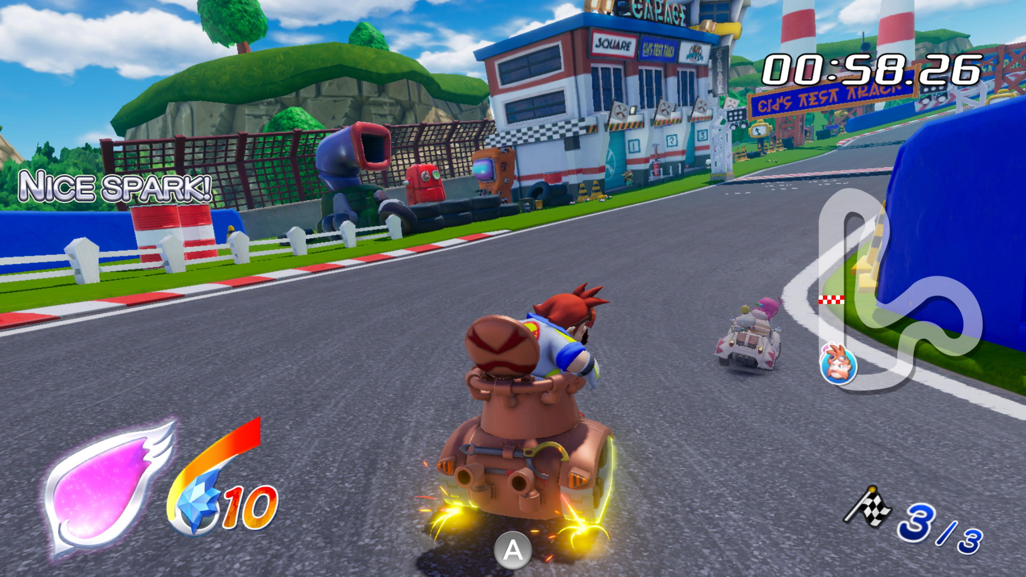 Un gioco di corse a cartoni animati con personaggi in go-kart su una pista con edifici.