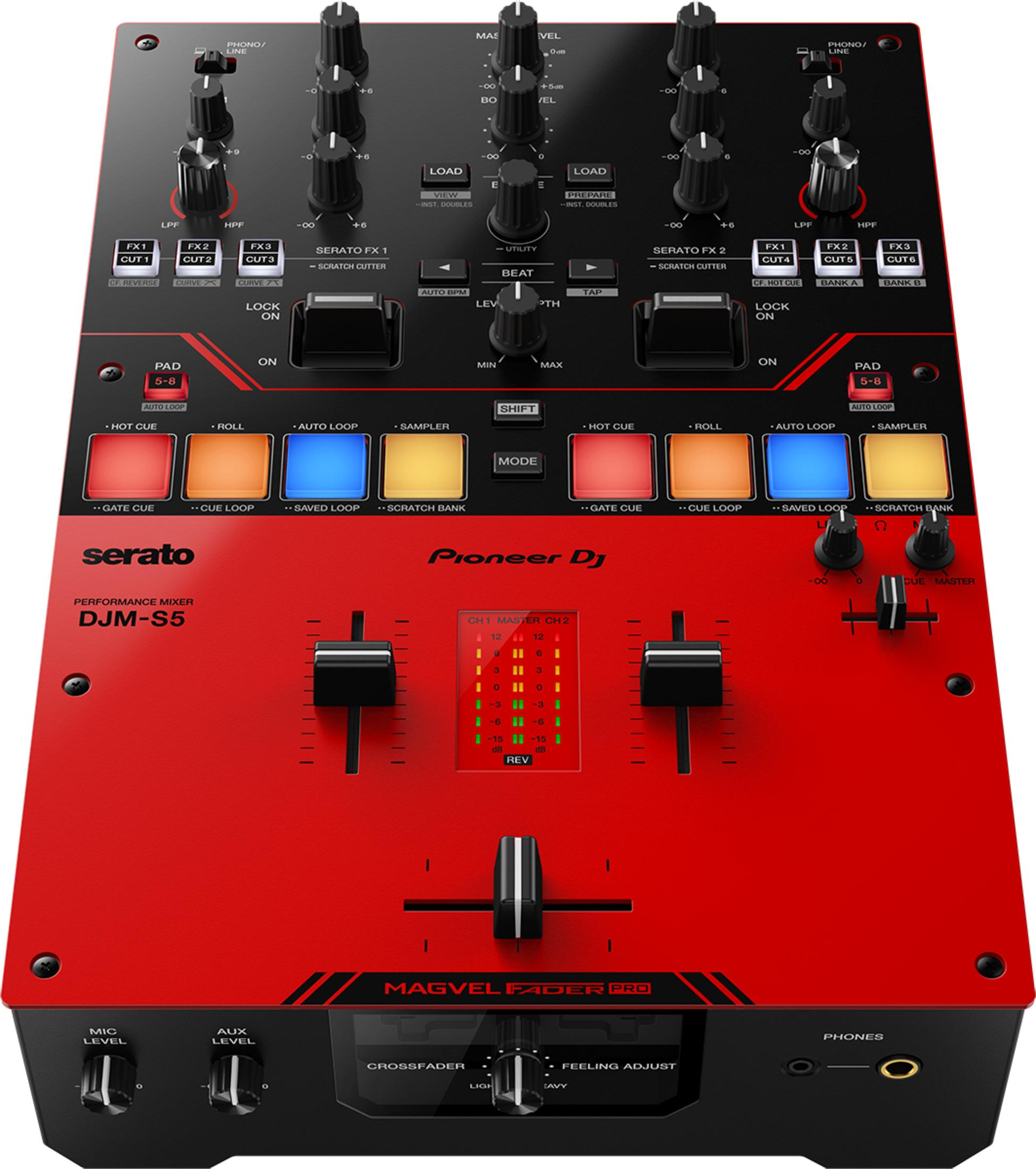 Ein rotes Pioneer DJM-S5 Mischpult mit Knöpfen, Schiebereglern und beleuchteten Pads.