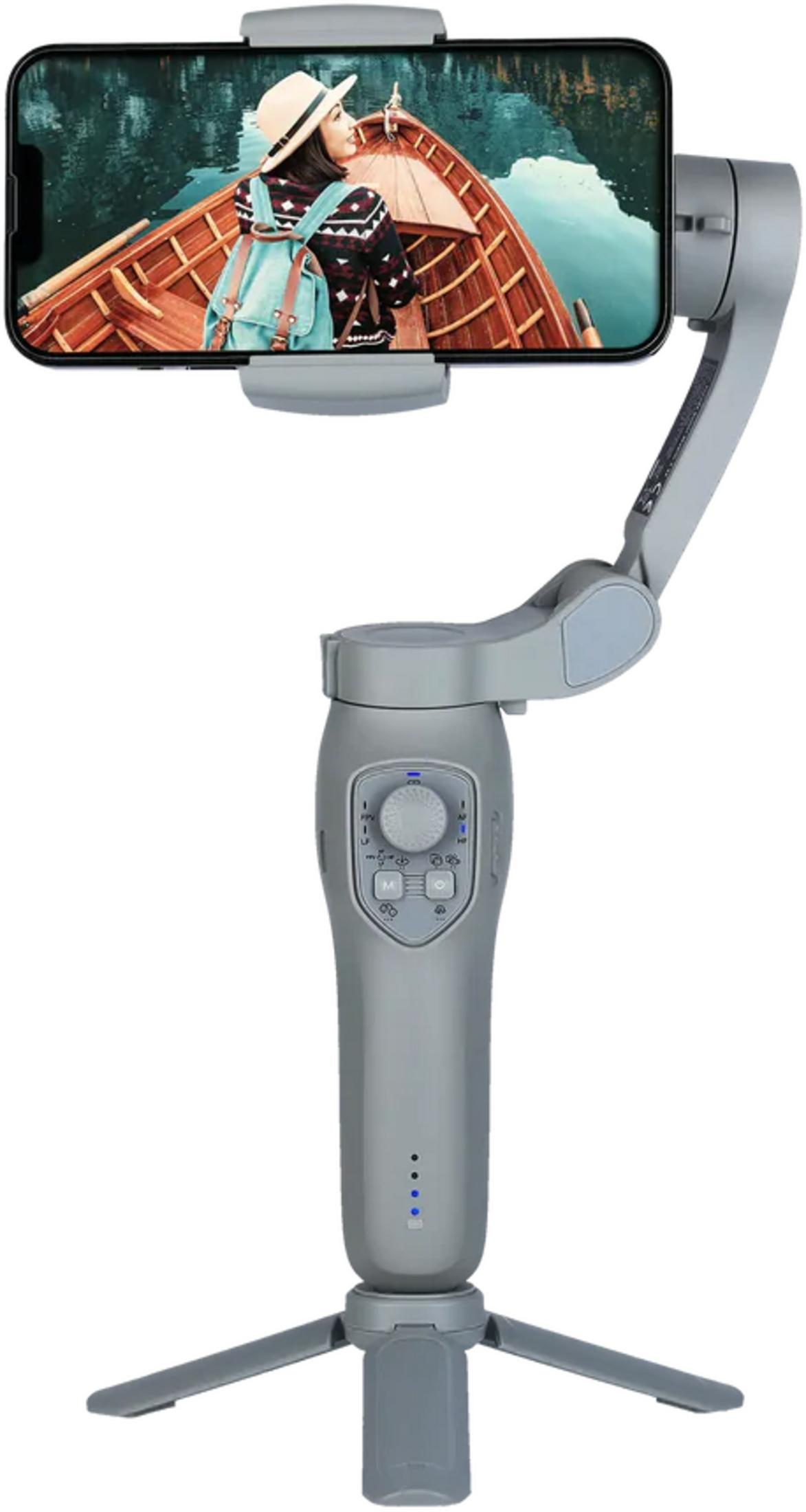 Graues Gimbal mit Smartphone, das eine Frau in einem Boot zeigt.