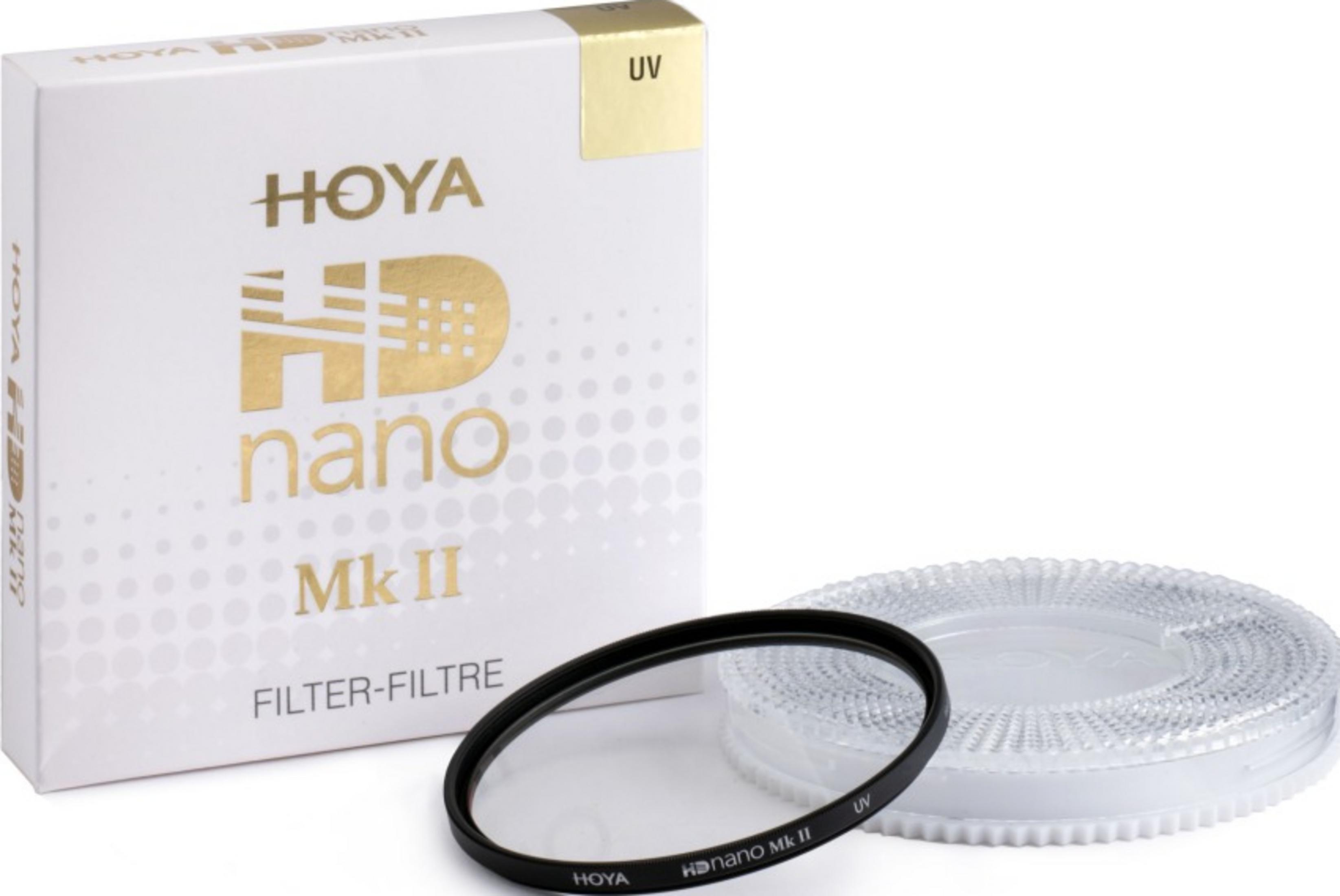 Eine HOYA HD nano Mk II UV-Filterbox mit einem einzelnen Filter und Schutzhülle.