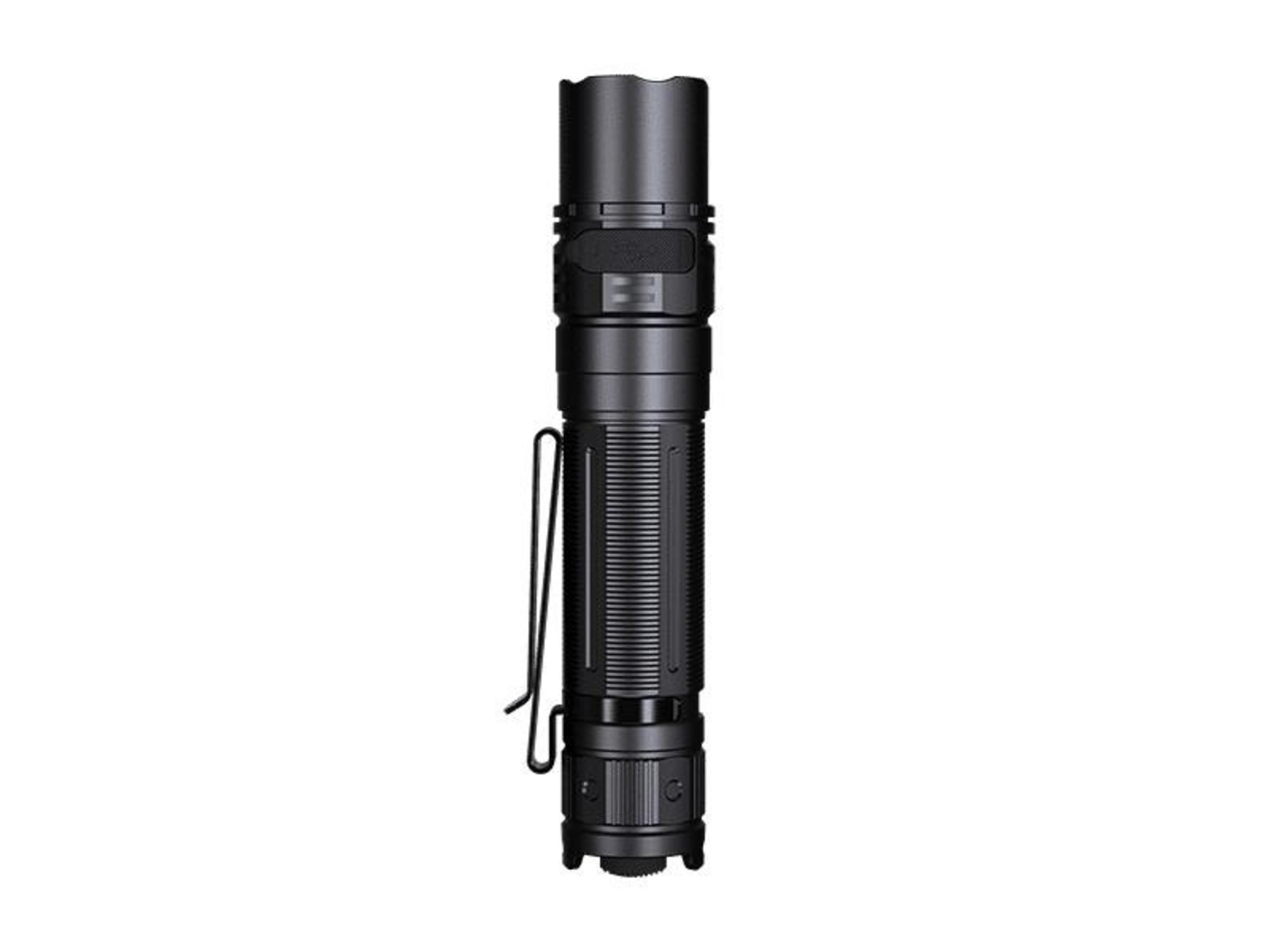 Schwarze Taschenlampe mit Clip, auf weißem Hintergrund.
