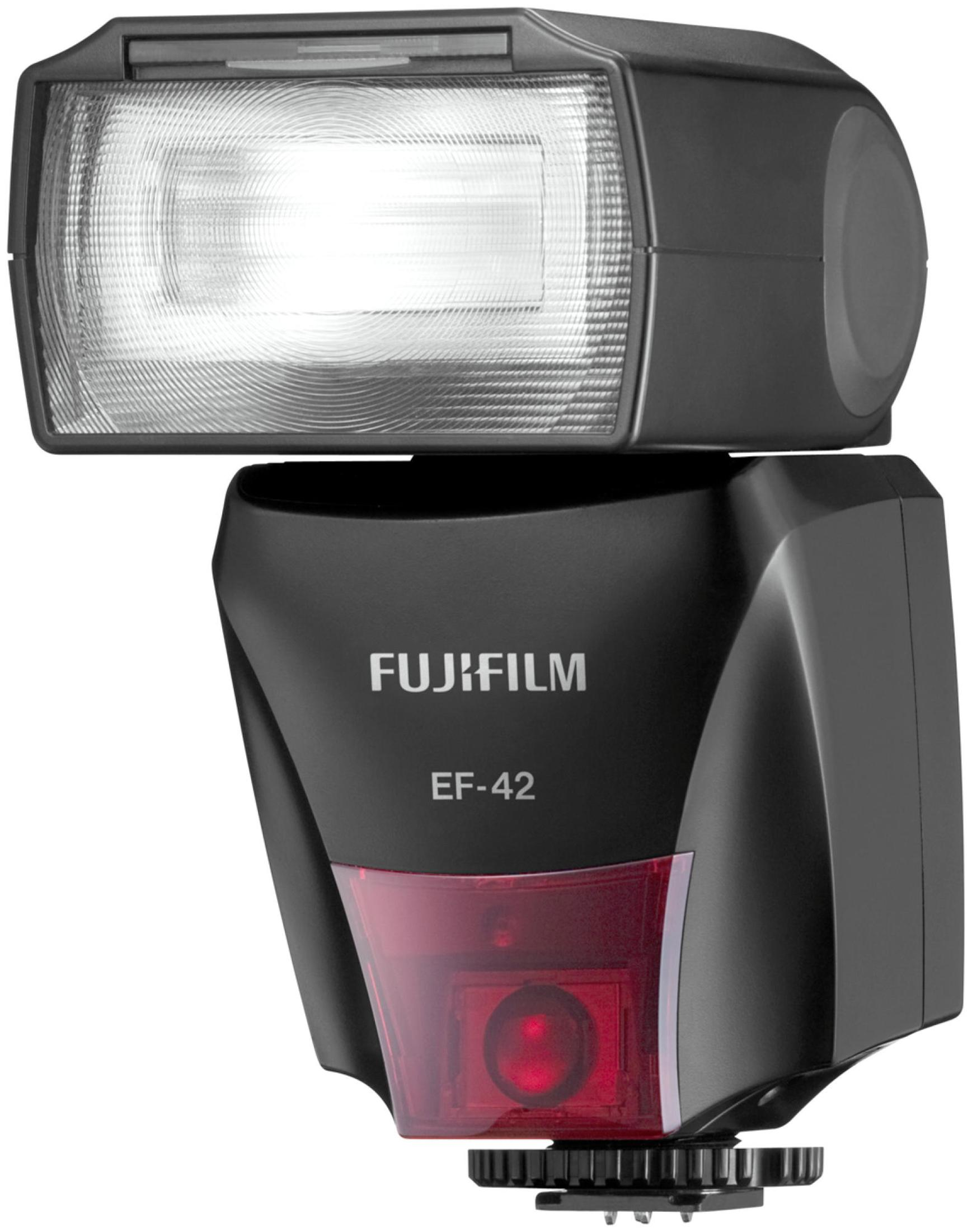 Fujifilm EF-42 Blitzgerät mit roter Blitzlicht-Abdeckung und heller Leuchte.