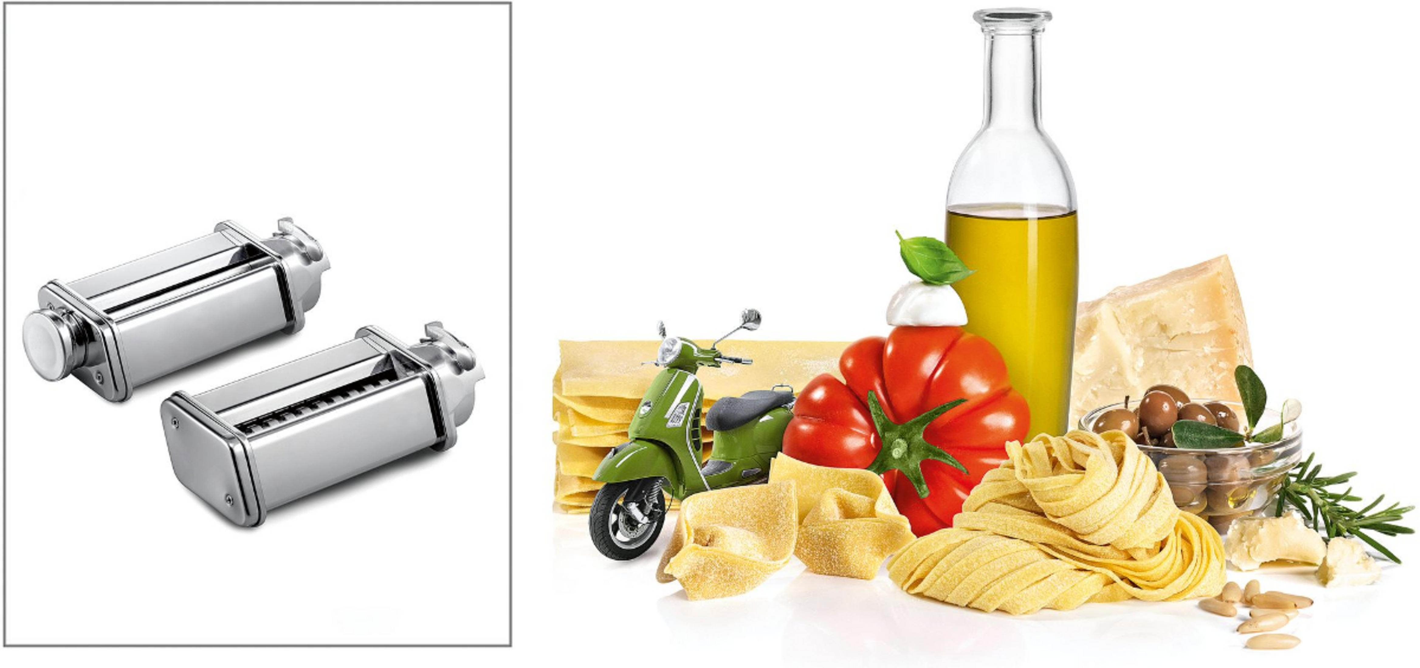 Máquinas de pasta plateadas e ingredientes italianos: pasta, tomate, aceite, queso.