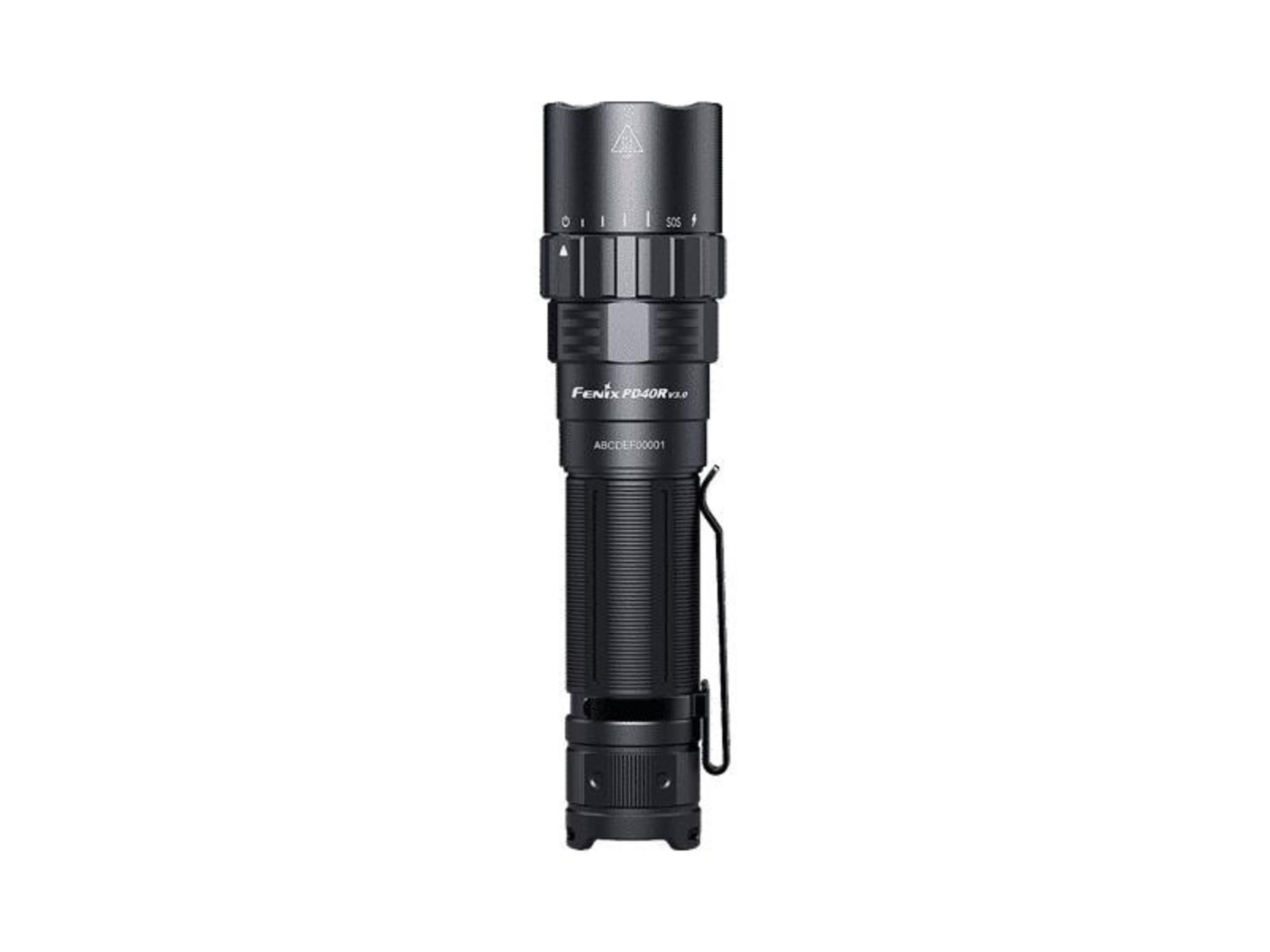 Une lampe de poche noire avec un clip, sur fond blanc.