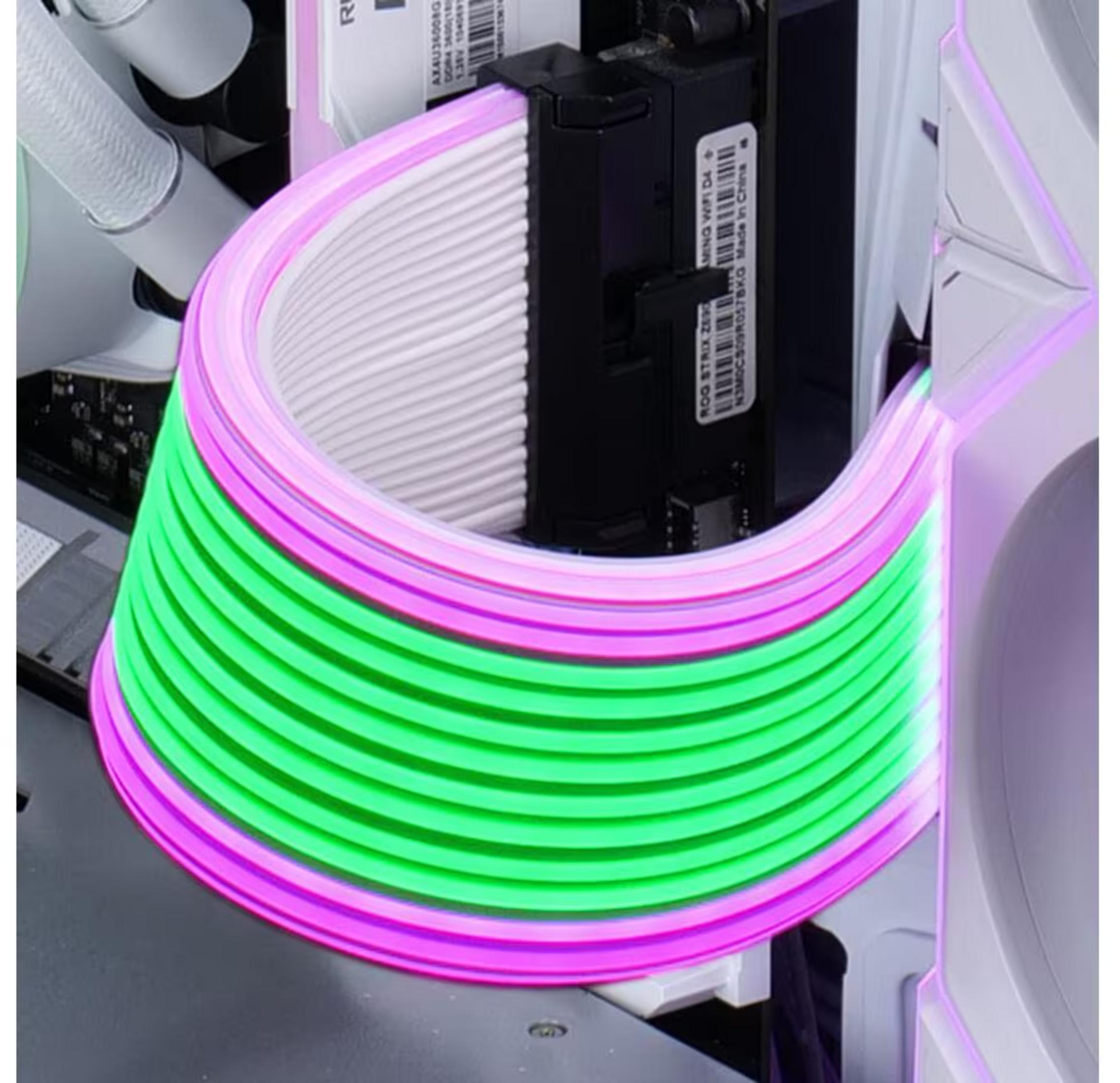 Un cavo PC con LED verdi e rosa, che si curva attorno ai componenti.