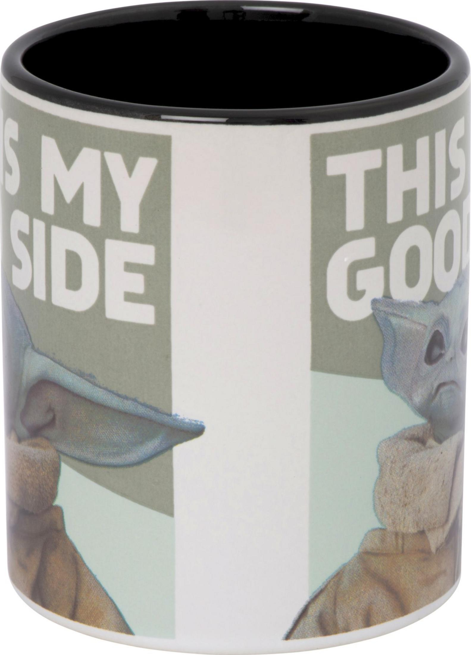 Becher mit Baby Yoda und Text „This is my side“.