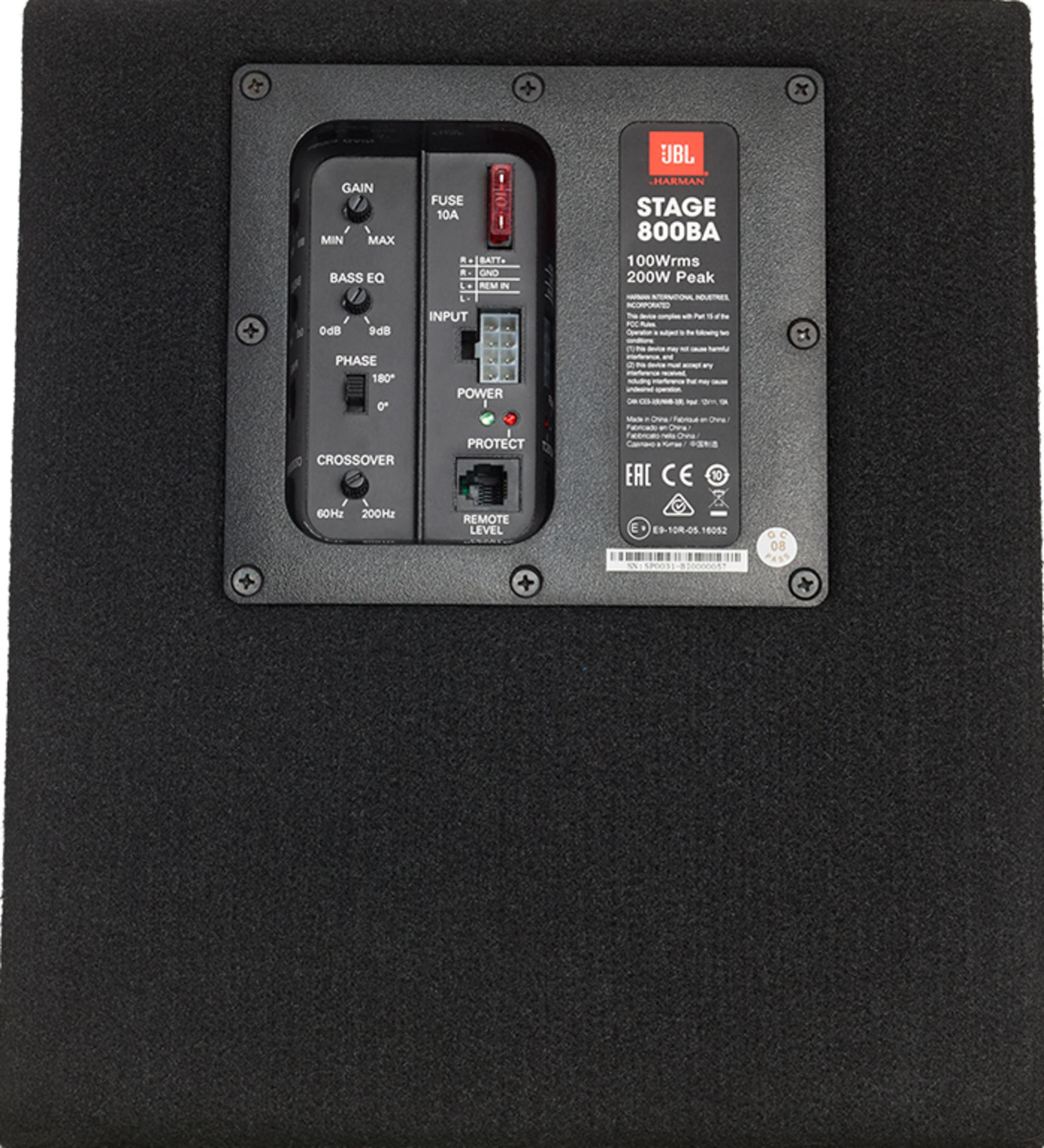 Rückseite eines JBL Stage 800BA Subwoofers mit Anschlüssen, Reglern und Spezifikationen.