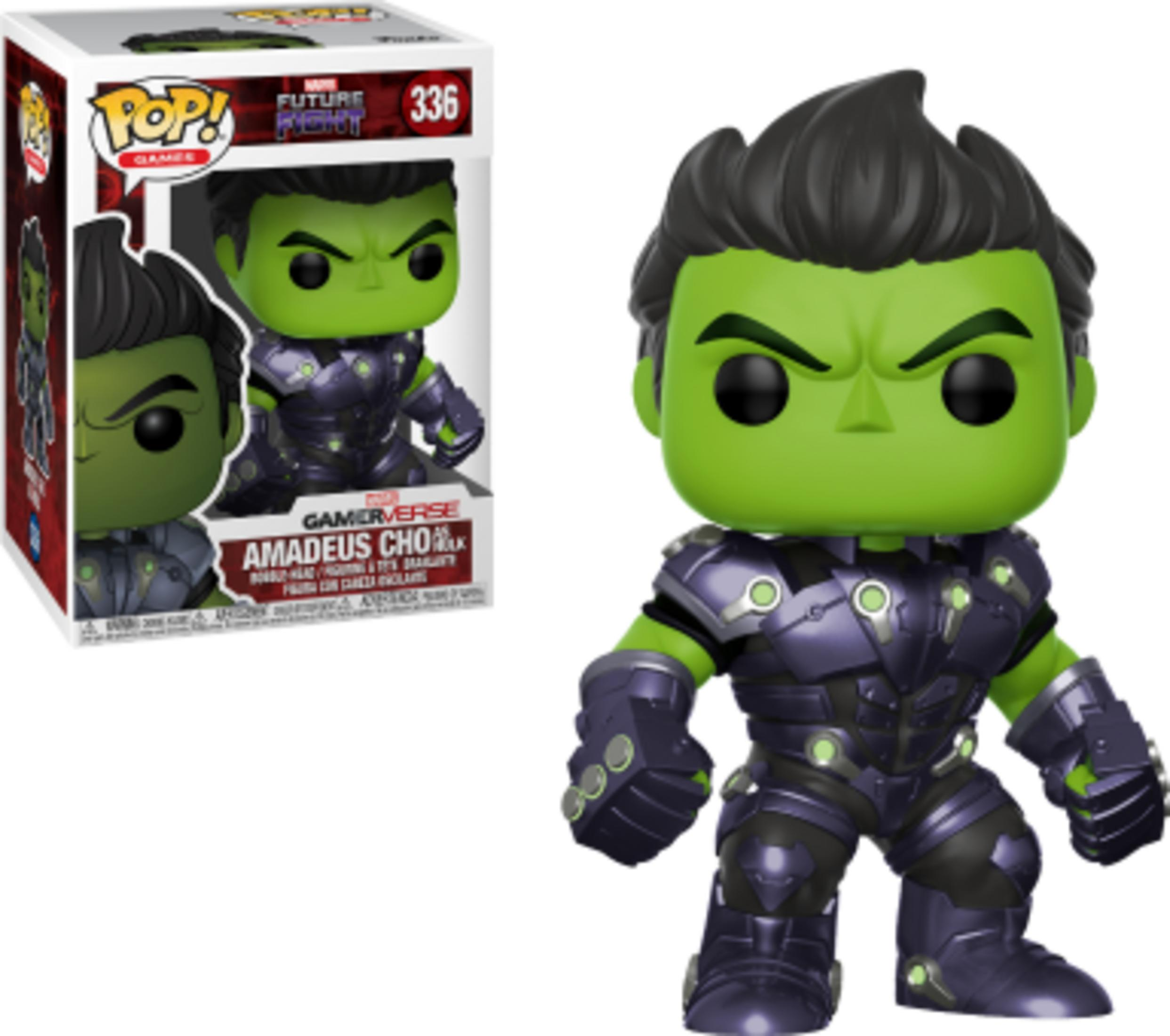 Figura verde con armatura scura stile fumetto, su sfondo bianco.
