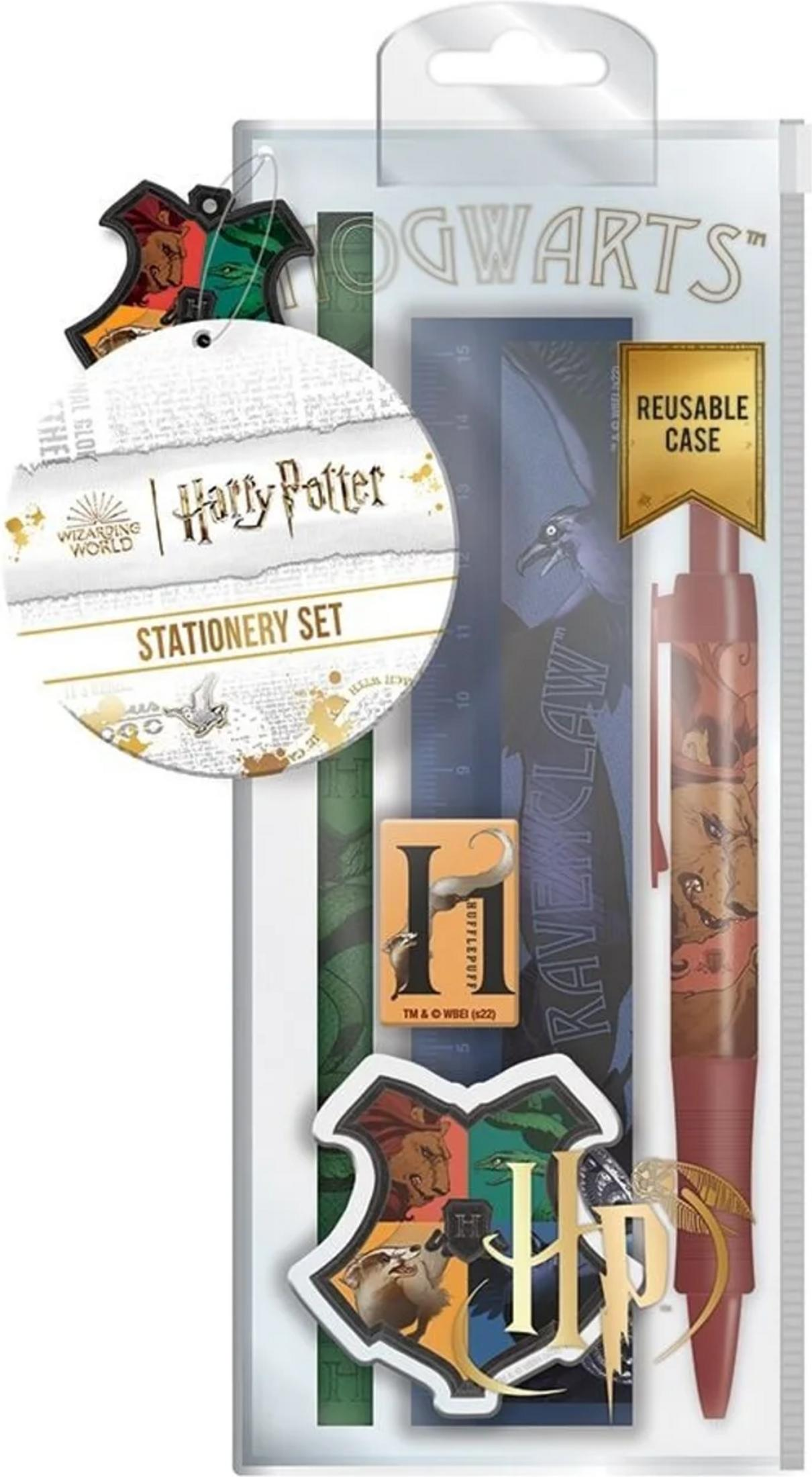 Set de papelería Harry Potter con escudo y emblemas de Hogwarts.