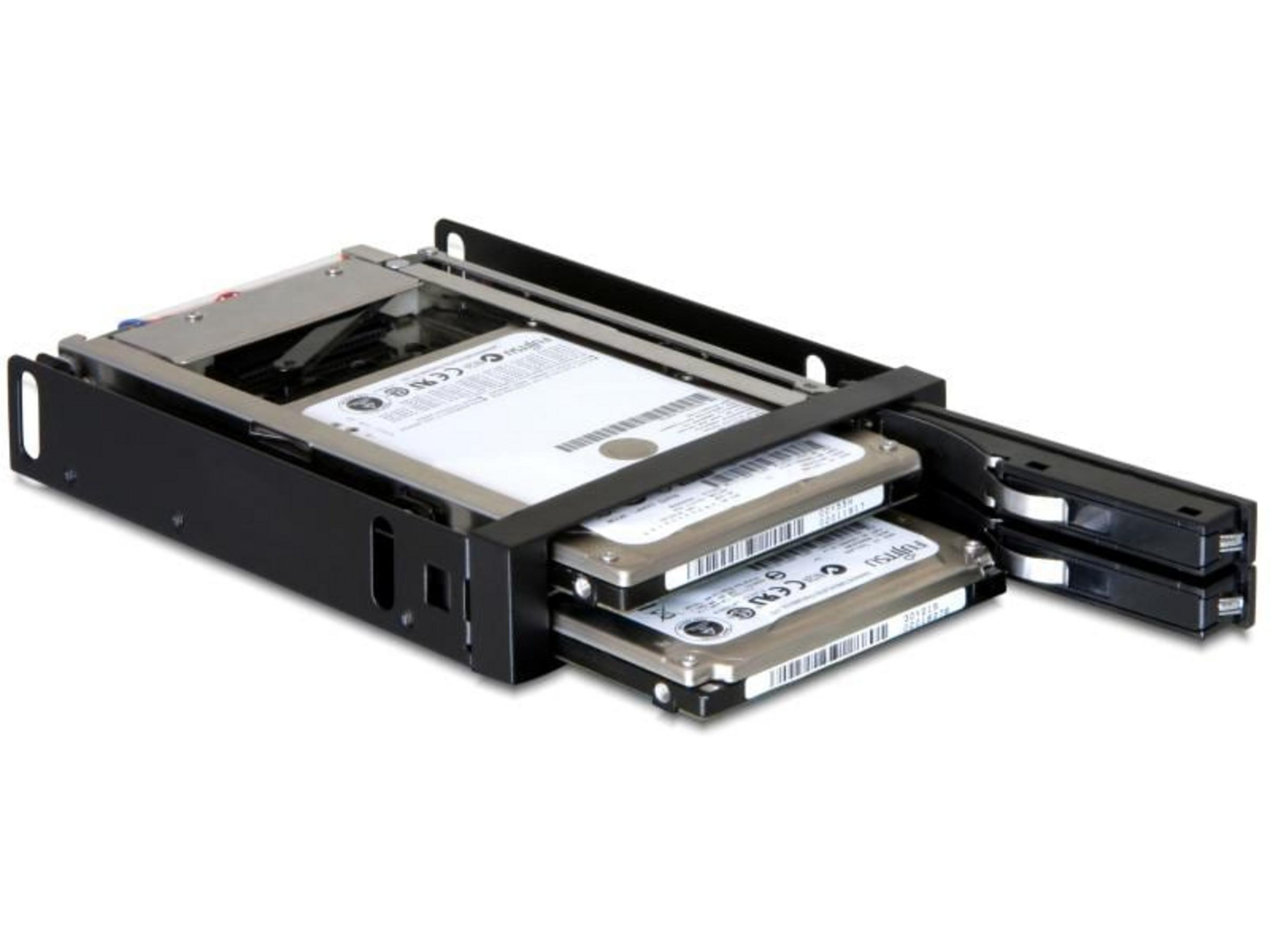 Due hard disk in un alloggiamento nero in metallo con bracci di espulsione.