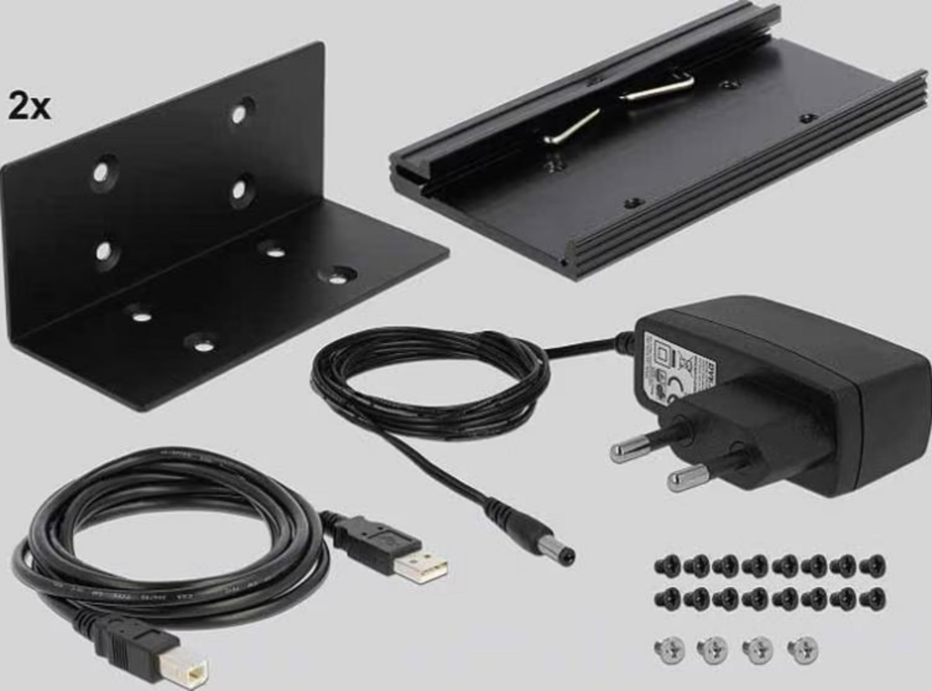 Schwarze Halterung, Kabel, Netzteil und Schrauben auf grauem Hintergrund.