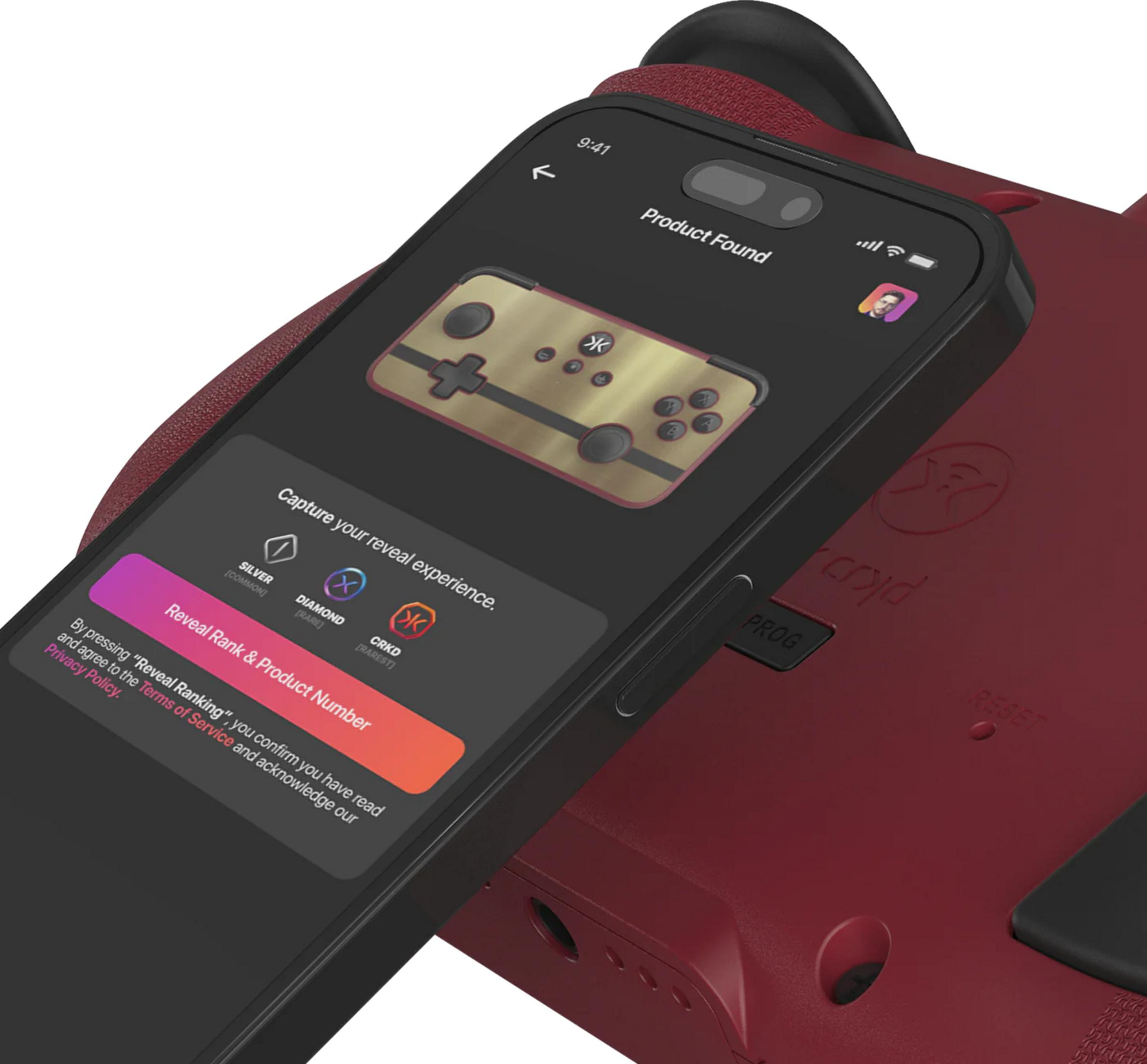 Uno smartphone mostra un controller di gioco e opzioni di rarità: Argento, Diamante e CRKD.