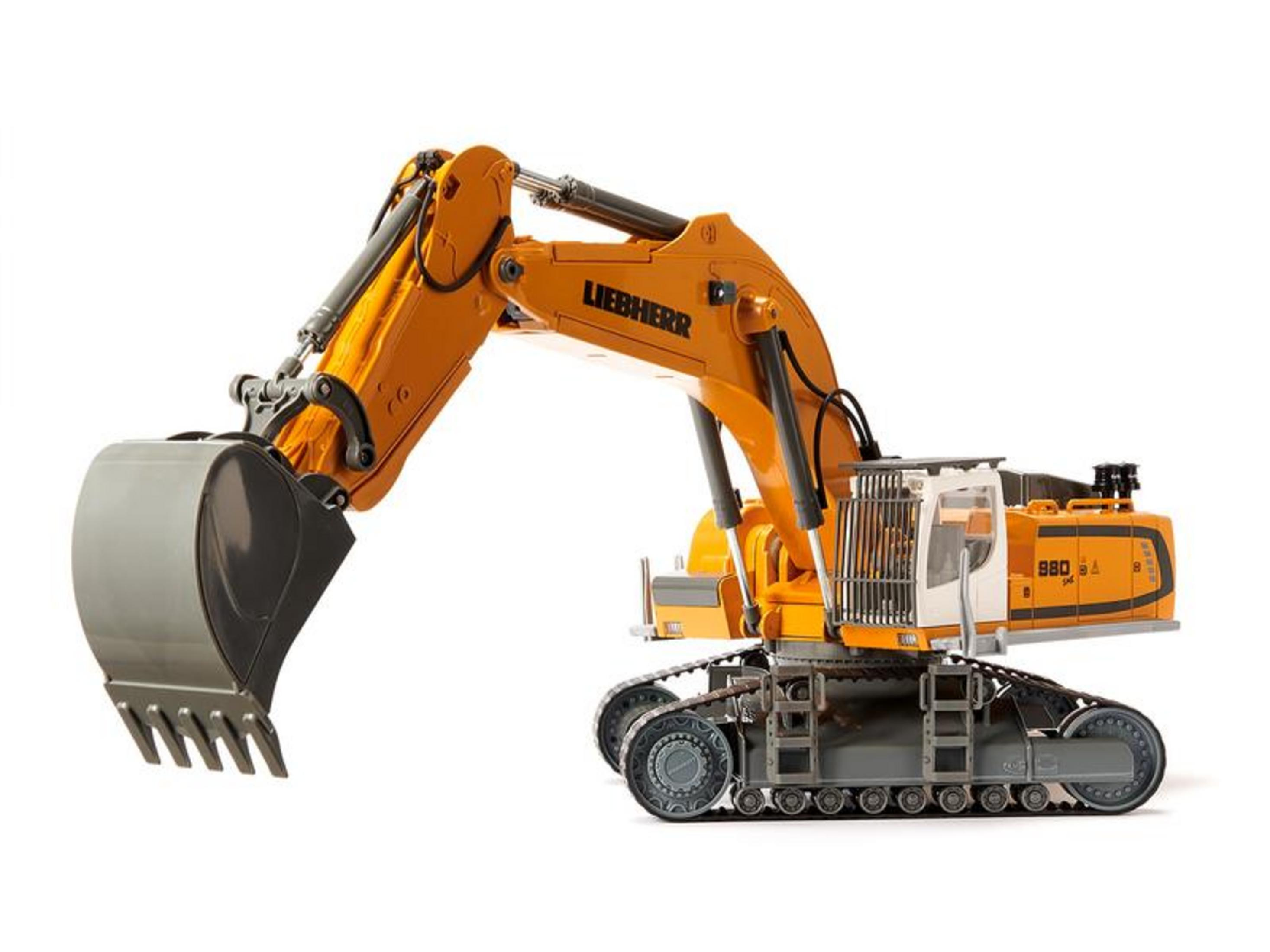 Excavadora Liebherr naranja con orugas y gran cucharón, sobre fondo blanco.