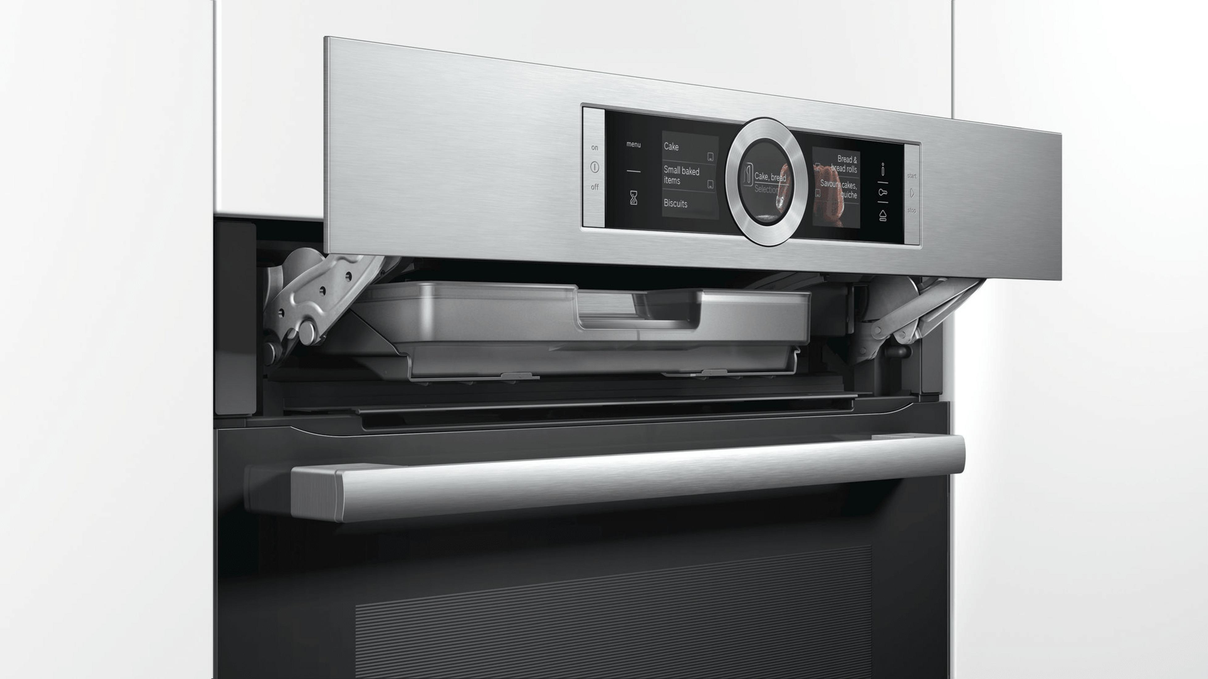 Ein moderner Backofen mit Touchscreen, der verschiedene Backoptionen anzeigt.
