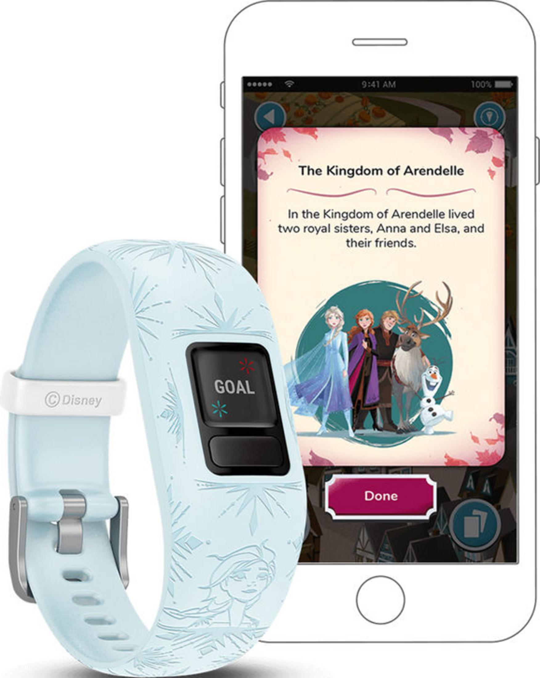 Una pulsera de fitness azul claro con diseño de Disney Frozen junto a un smartphone con la app Frozen.
