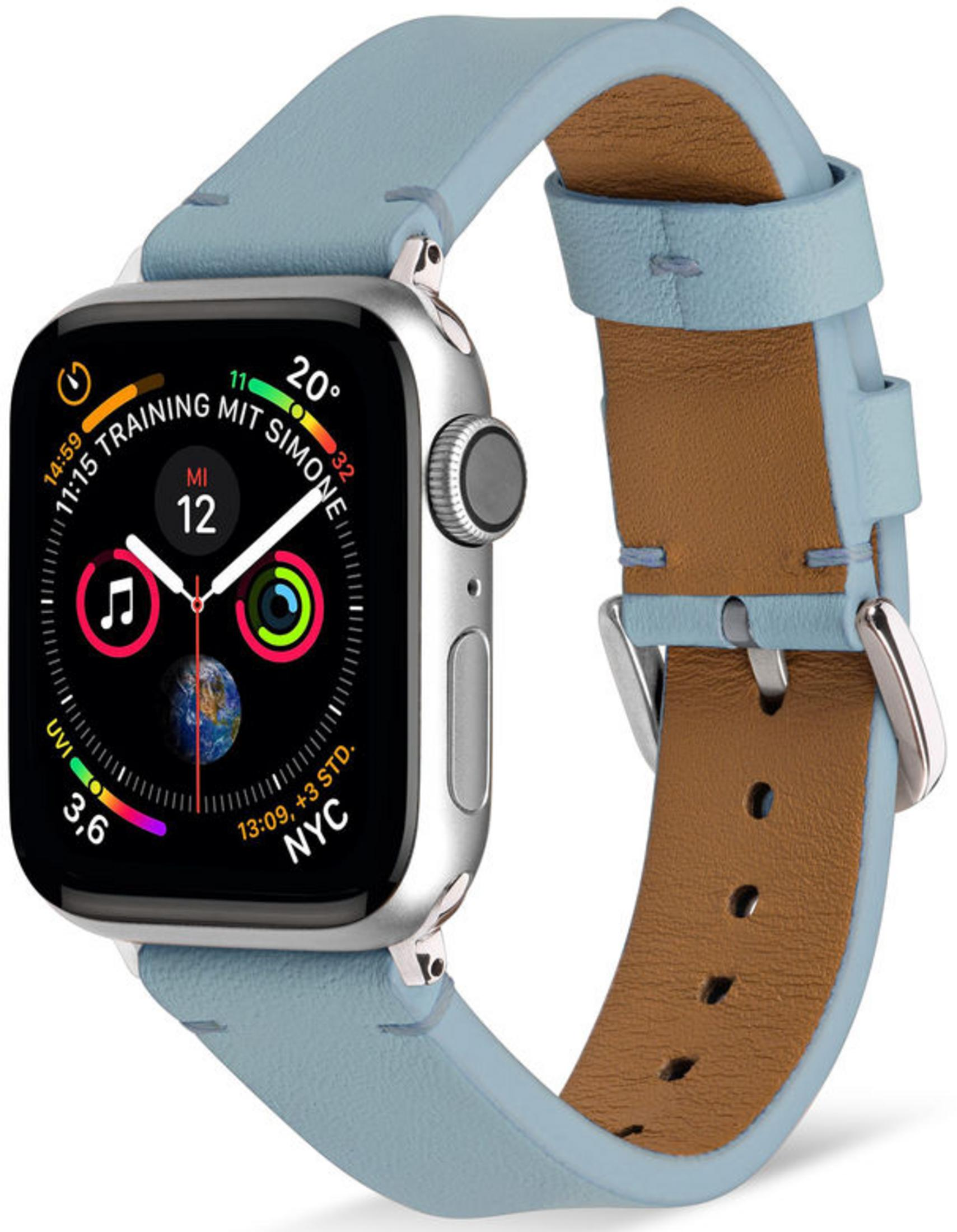 Eine silberne Smartwatch mit blauem Lederarmband und sichtbarer Anzeige.