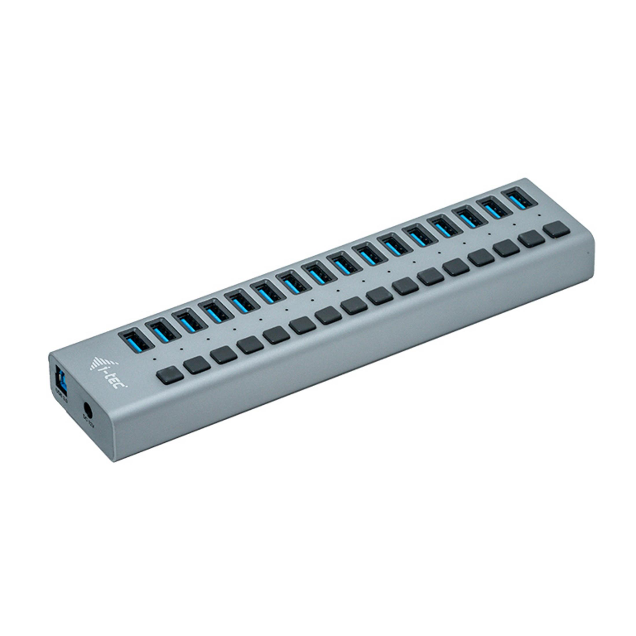 Hub USB grigio con 20 porte e interruttori on/off neri.