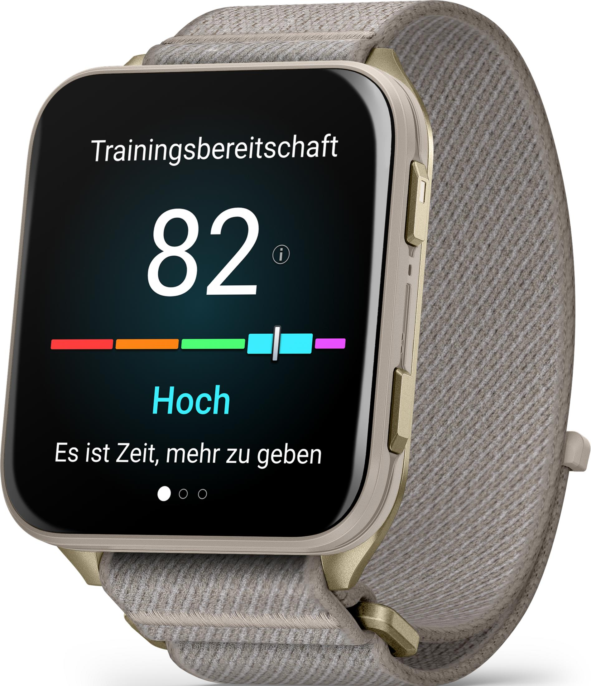 Zegarek smartwatch z wyświetlaczem "Gotowość treningowa: 82 Wysoka" i beżowym paskiem.