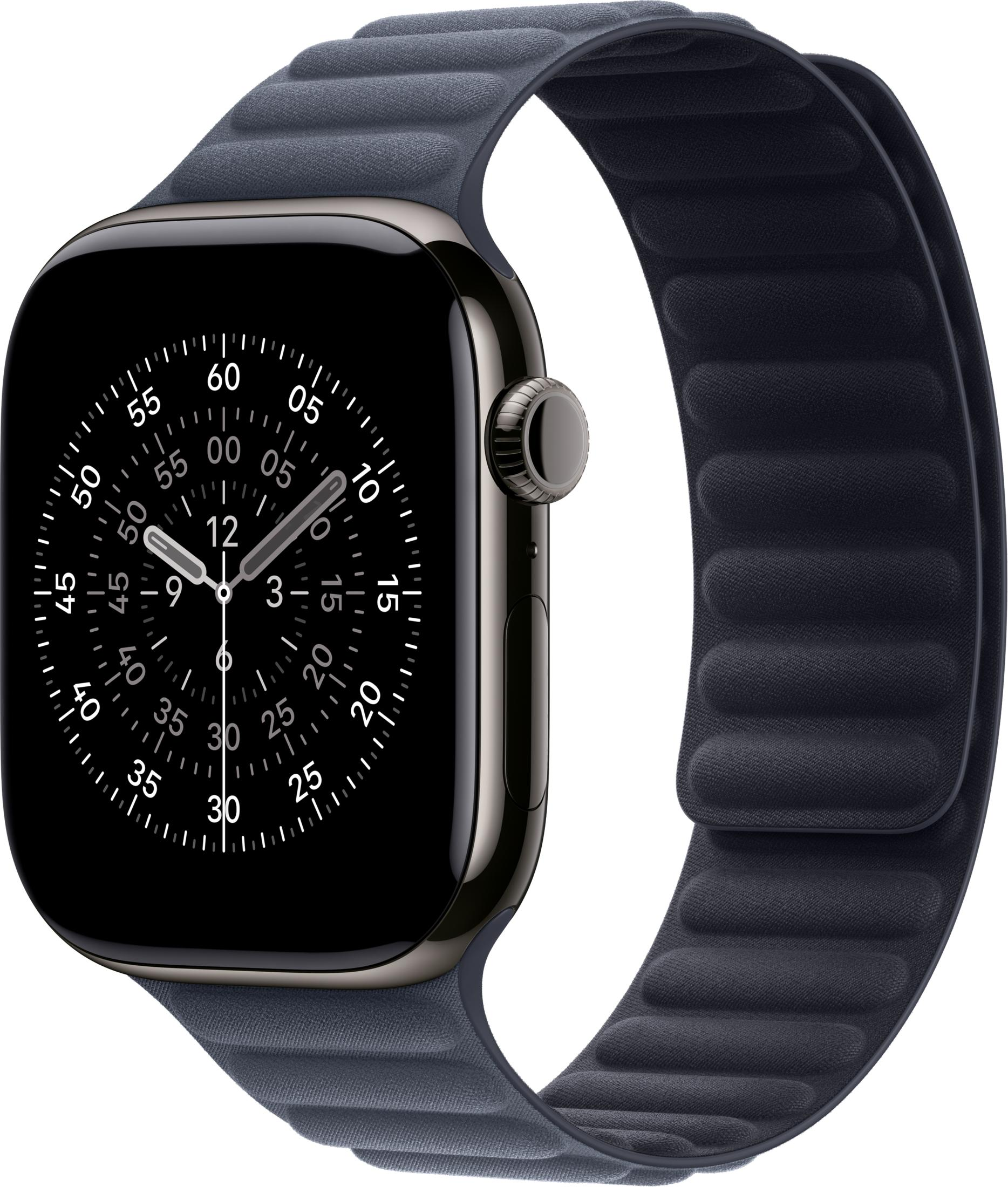 Uno smartwatch scuro che mostra l'ora sul quadrante con cinturino scuro.