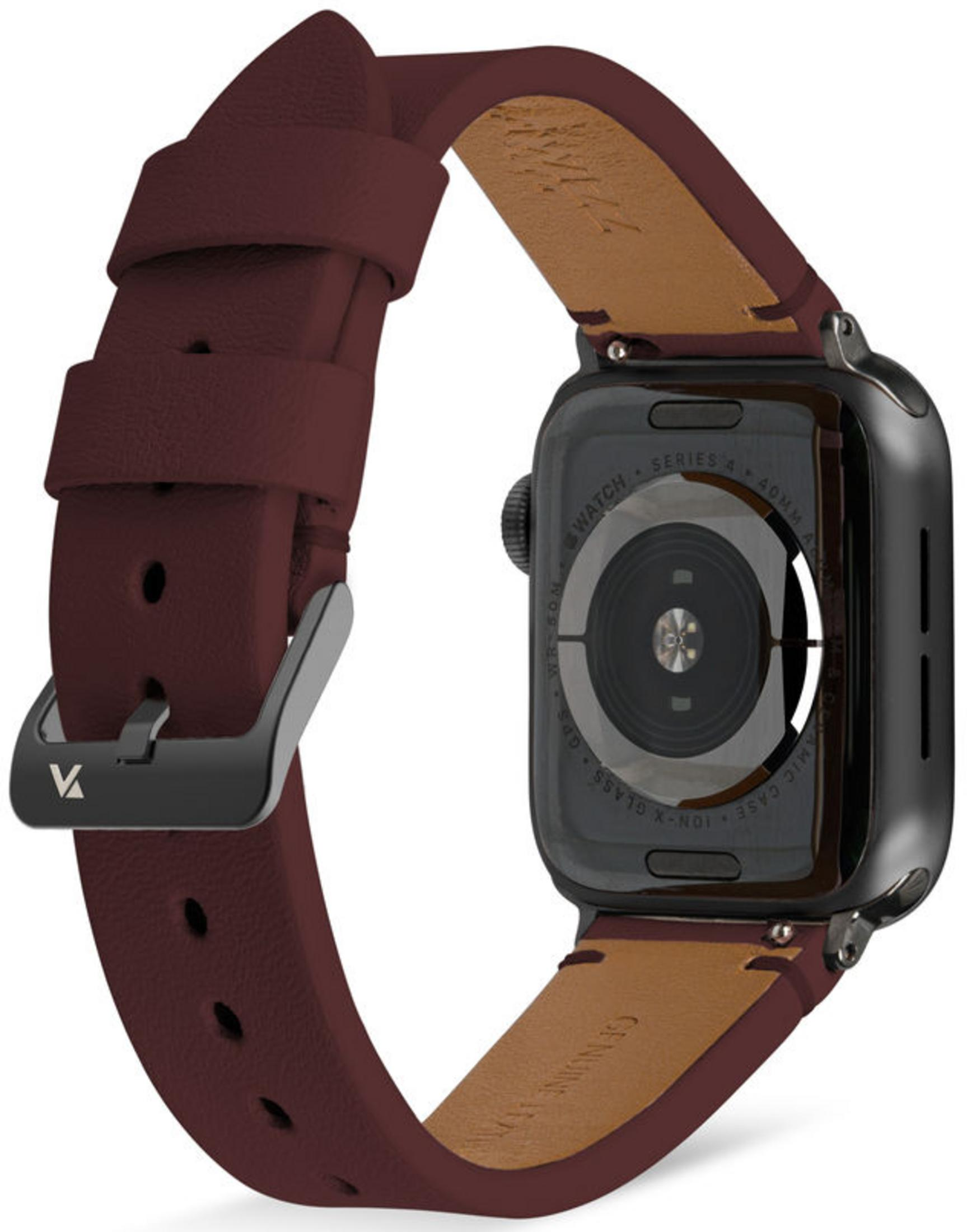 Eine dunkelrote Lederarmbanduhr mit schwarzem Gehäuse und detaillierter Rückseite.