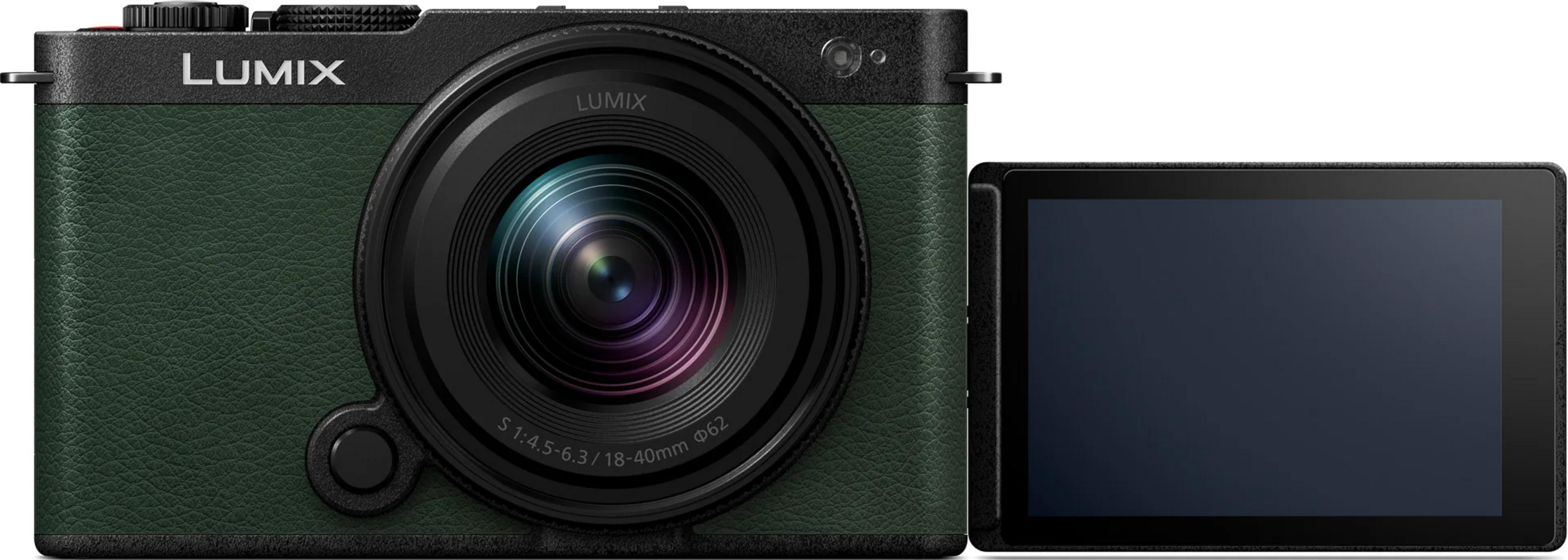 Eine grüne Lumix-Kamera mit Objektiv und Bildschirm.