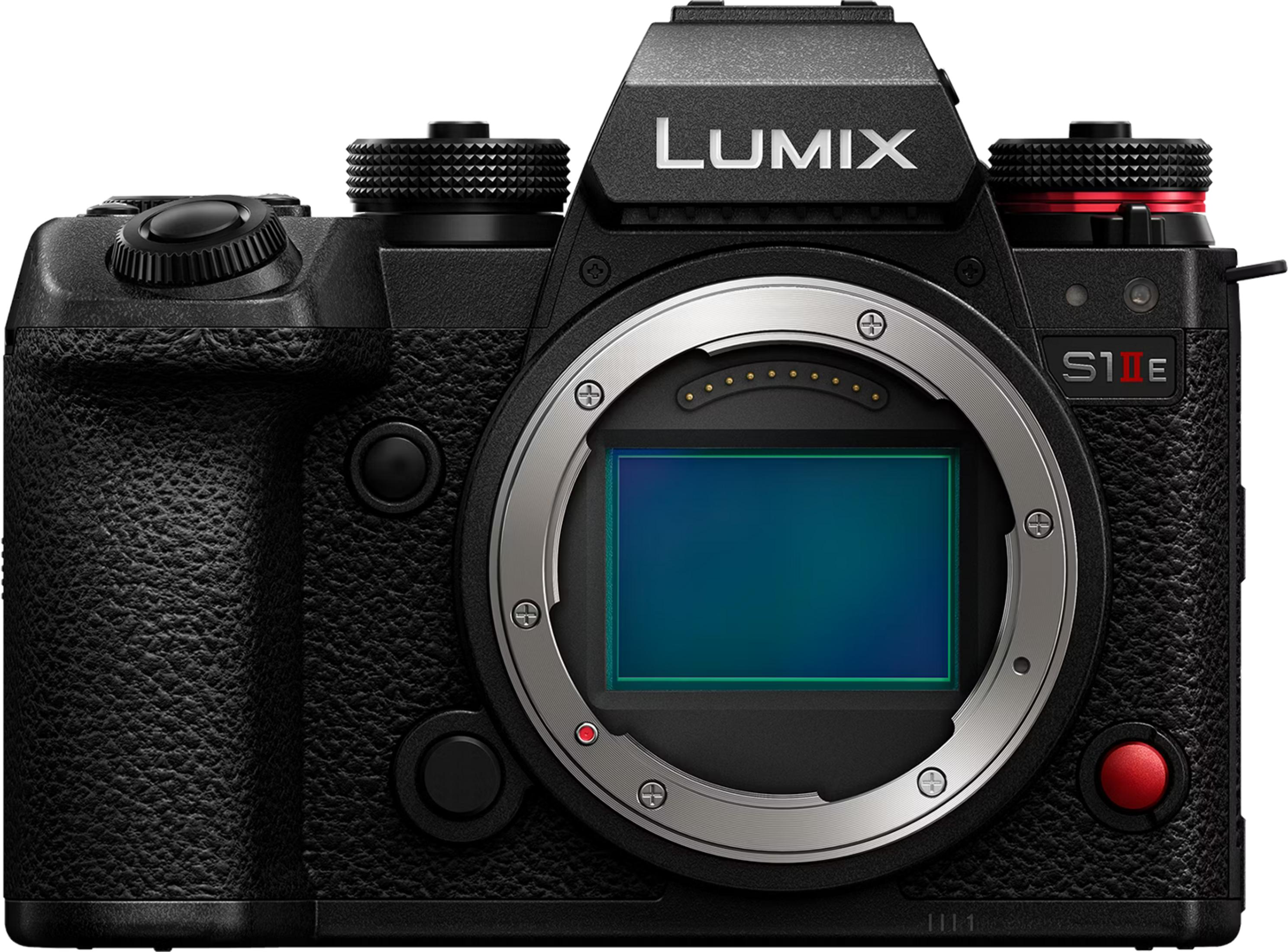 Schwarze Lumix S1E Kamera mit silbernem Objektivring und blauem Sensor.