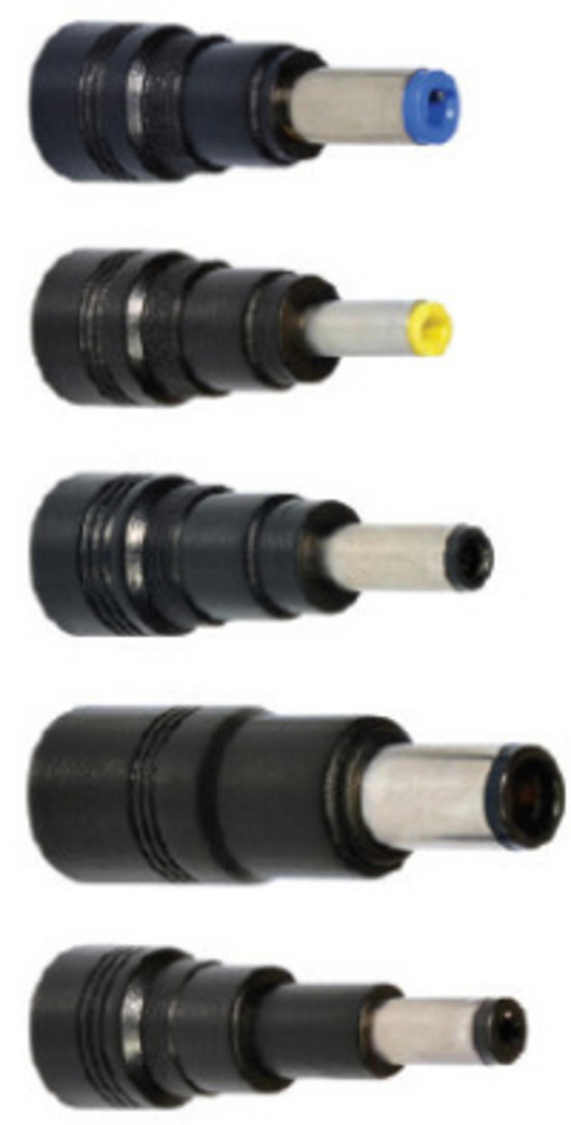 Pięć czarnych wtyczek z różnymi kolorowymi końcówkami (niebieska, żółta, srebrna).