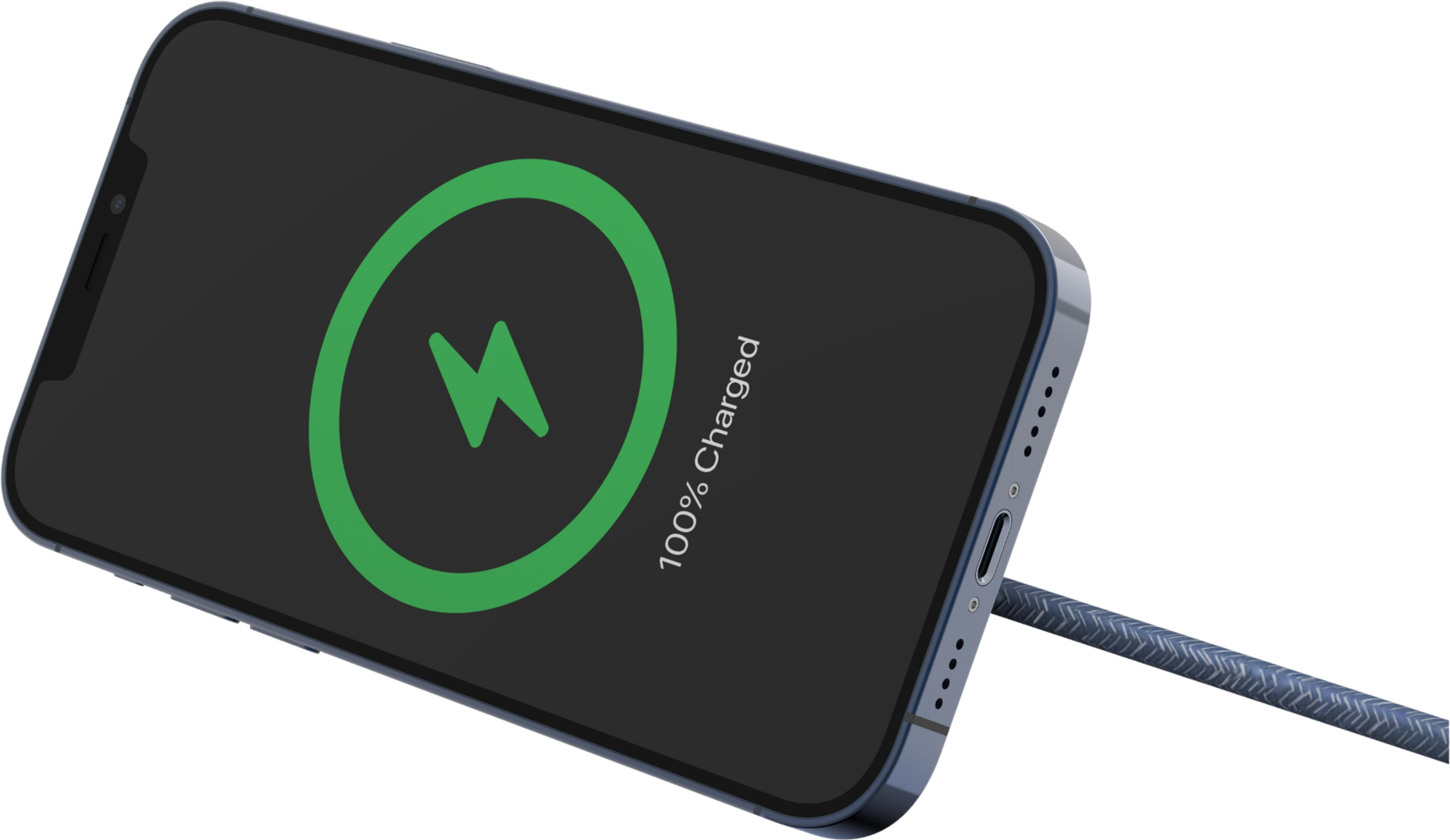 Ein blaues Smartphone mit 100% geladener Anzeige und Blitzsymbol.