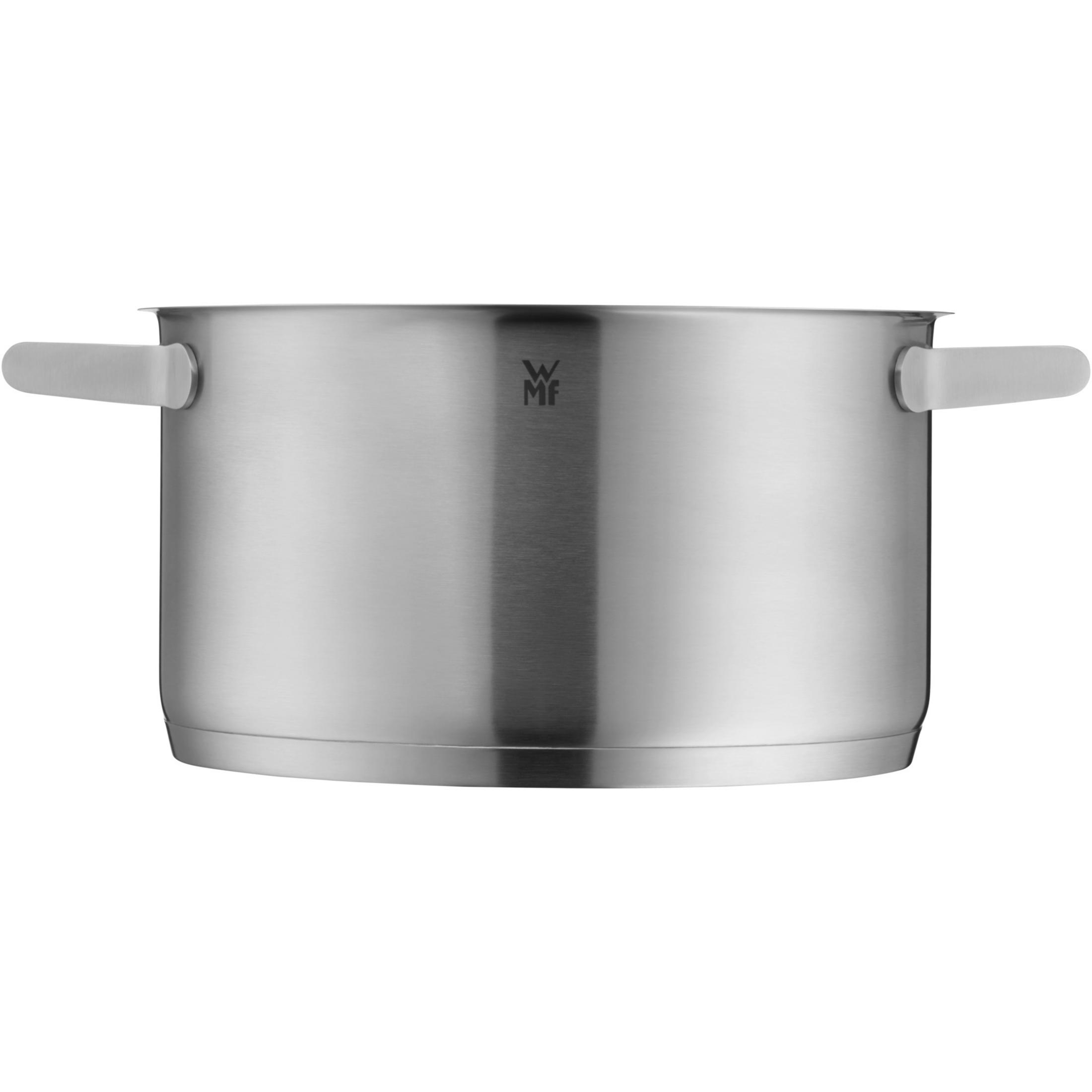 Une cocotte en métal argenté avec deux poignées latérales et un logo sur le devant.