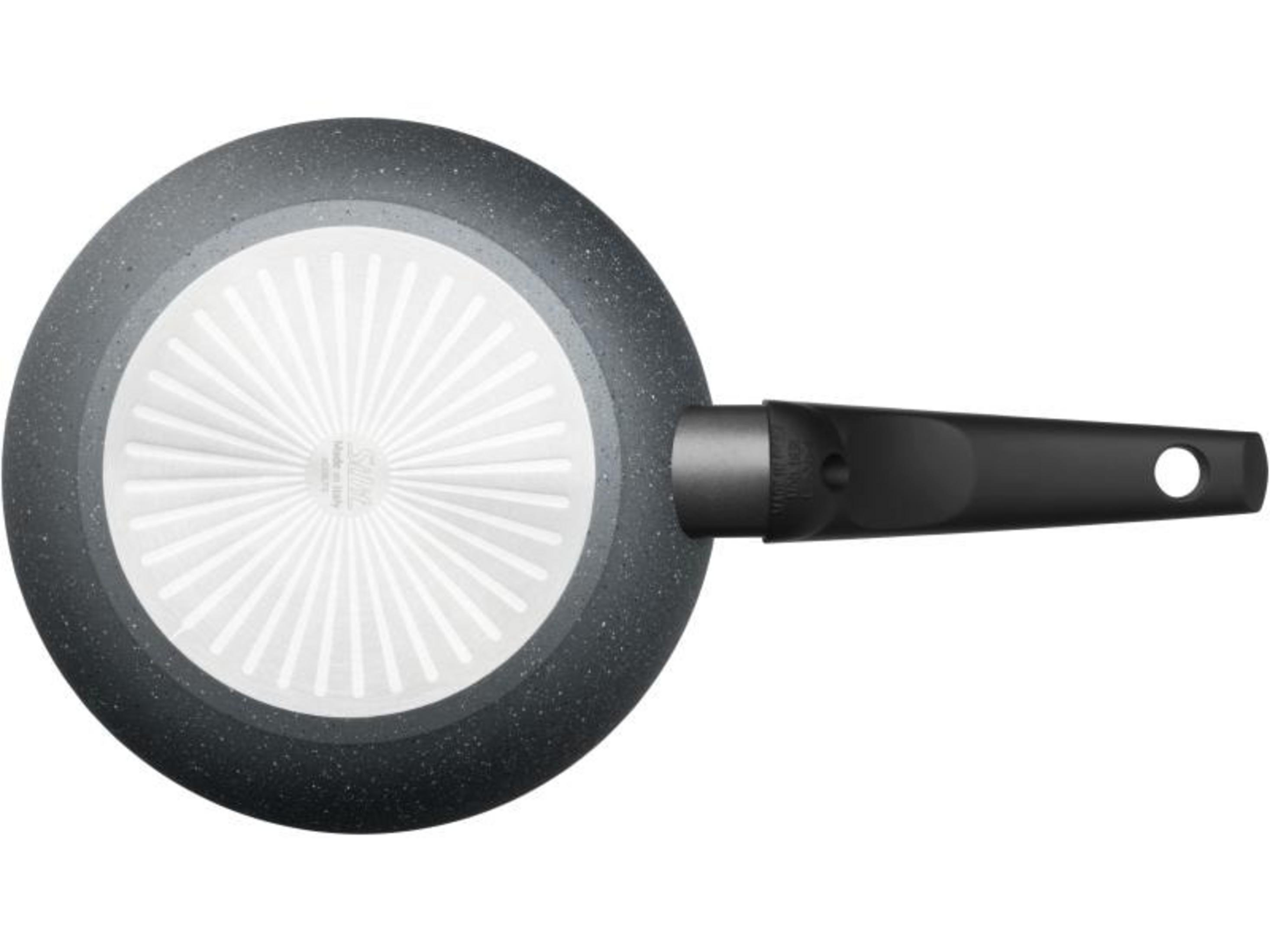 Poêle grise avec manche noir et motif blanc en étoile au fond.