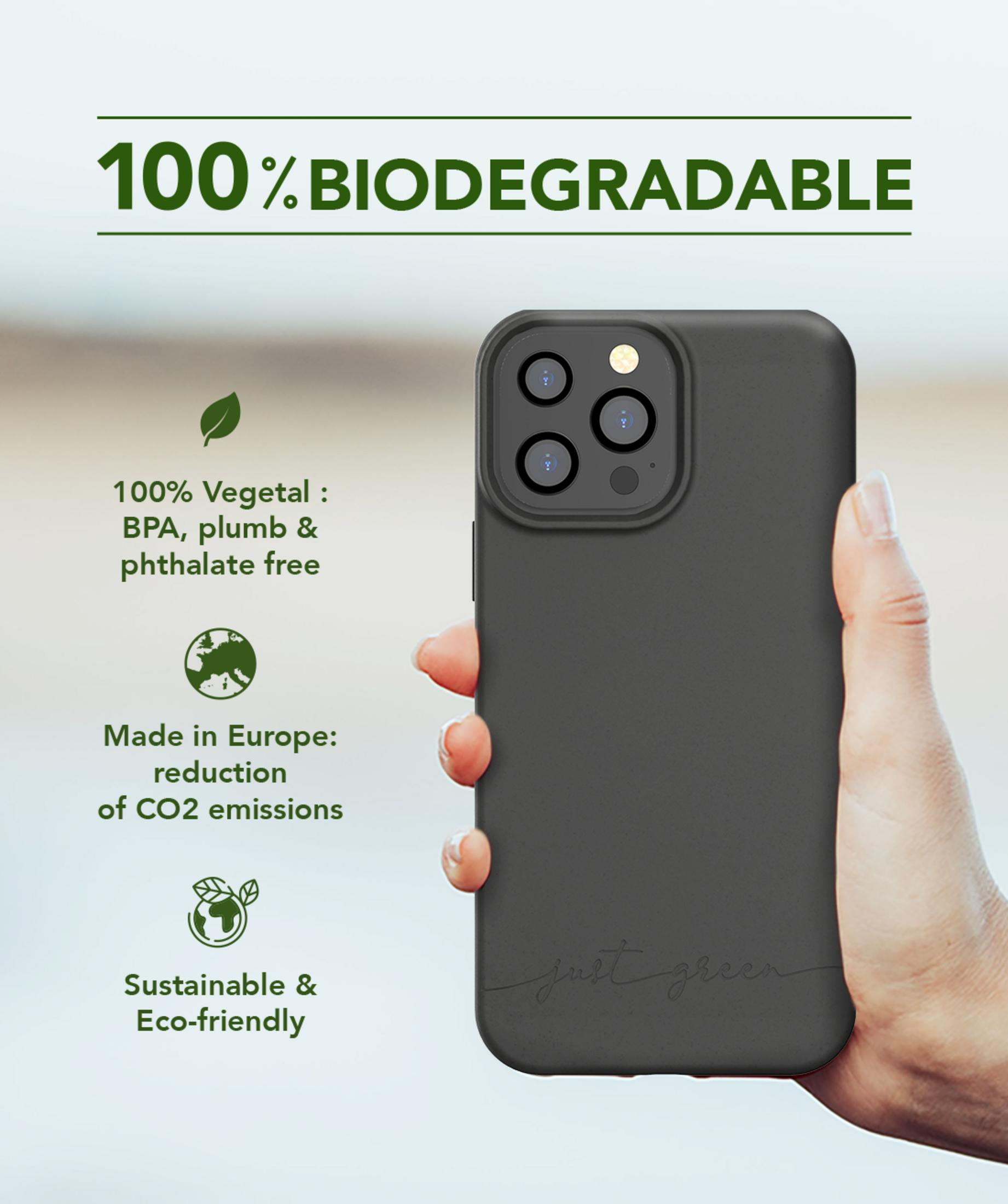 Una mano tiene una cover grigio scuro per telefono con logo 'just green'.