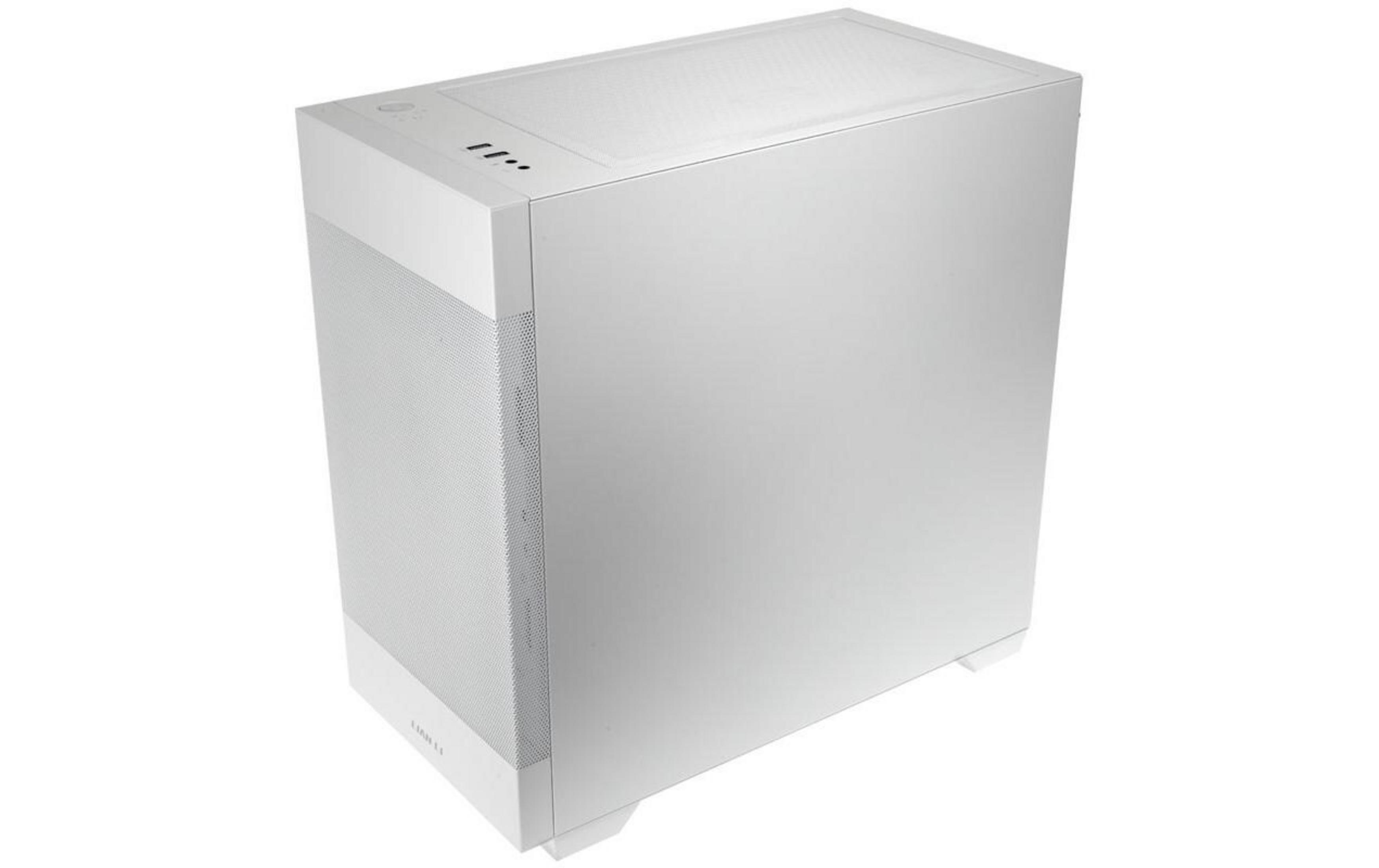 Biała obudowa komputera z siatkowym frontem i otworami wentylacyjnymi na górze.