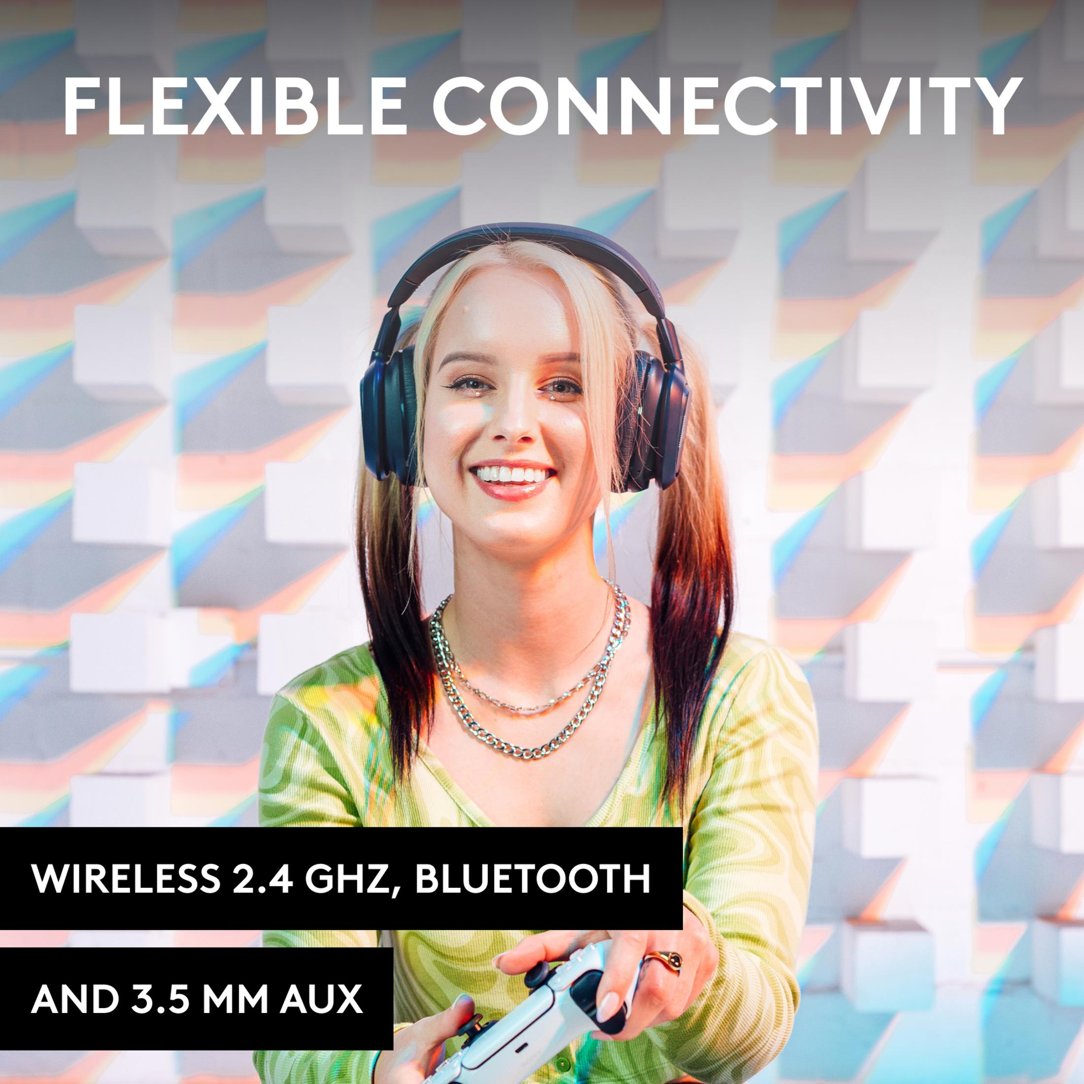 Młoda kobieta w słuchawkach i z kontrolerem, tekst: Elastyczna łączność.