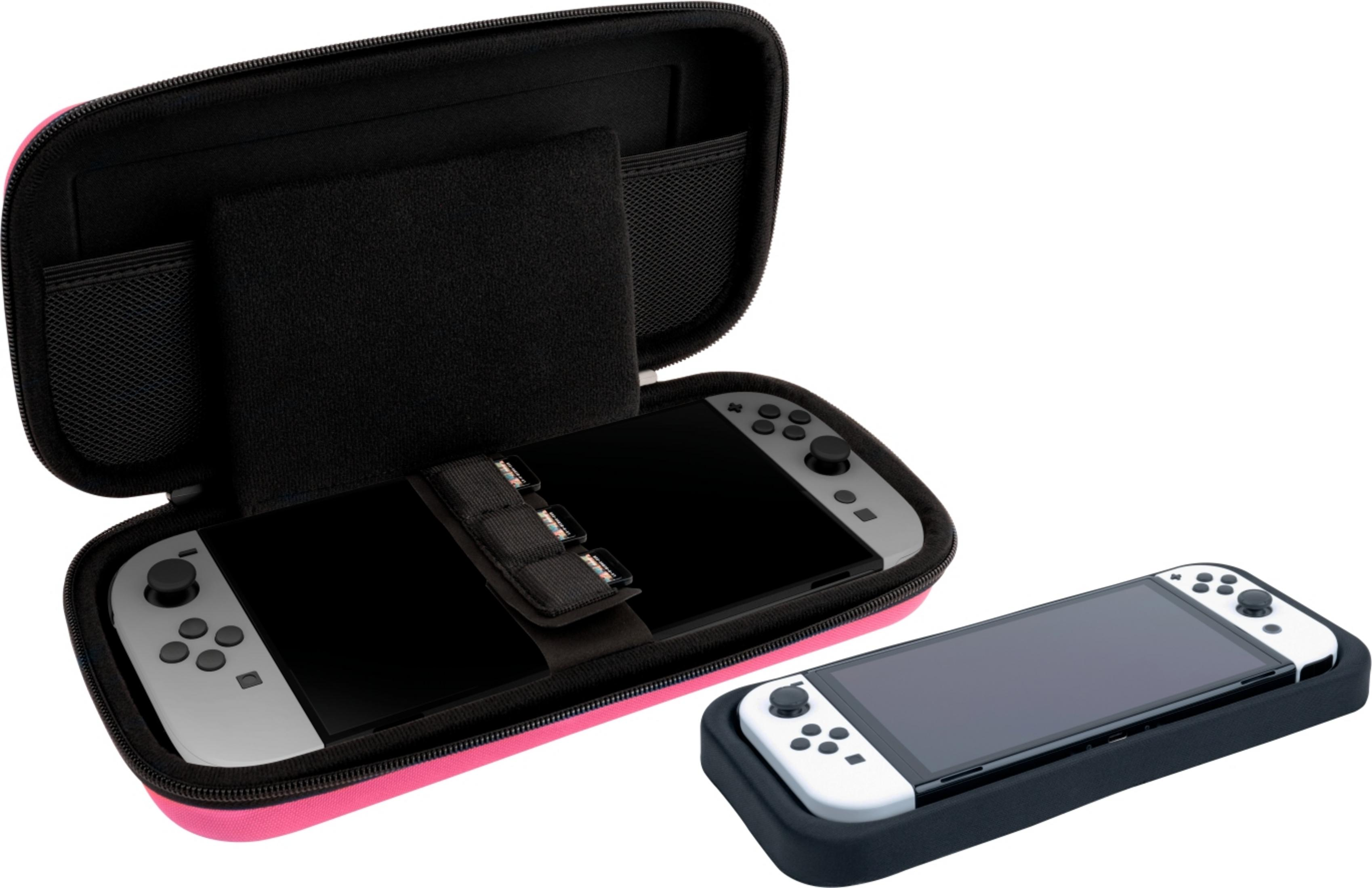 Una funda rosa para Nintendo Switch con la tapa abierta, que contiene una consola. Una segunda consola está al lado.