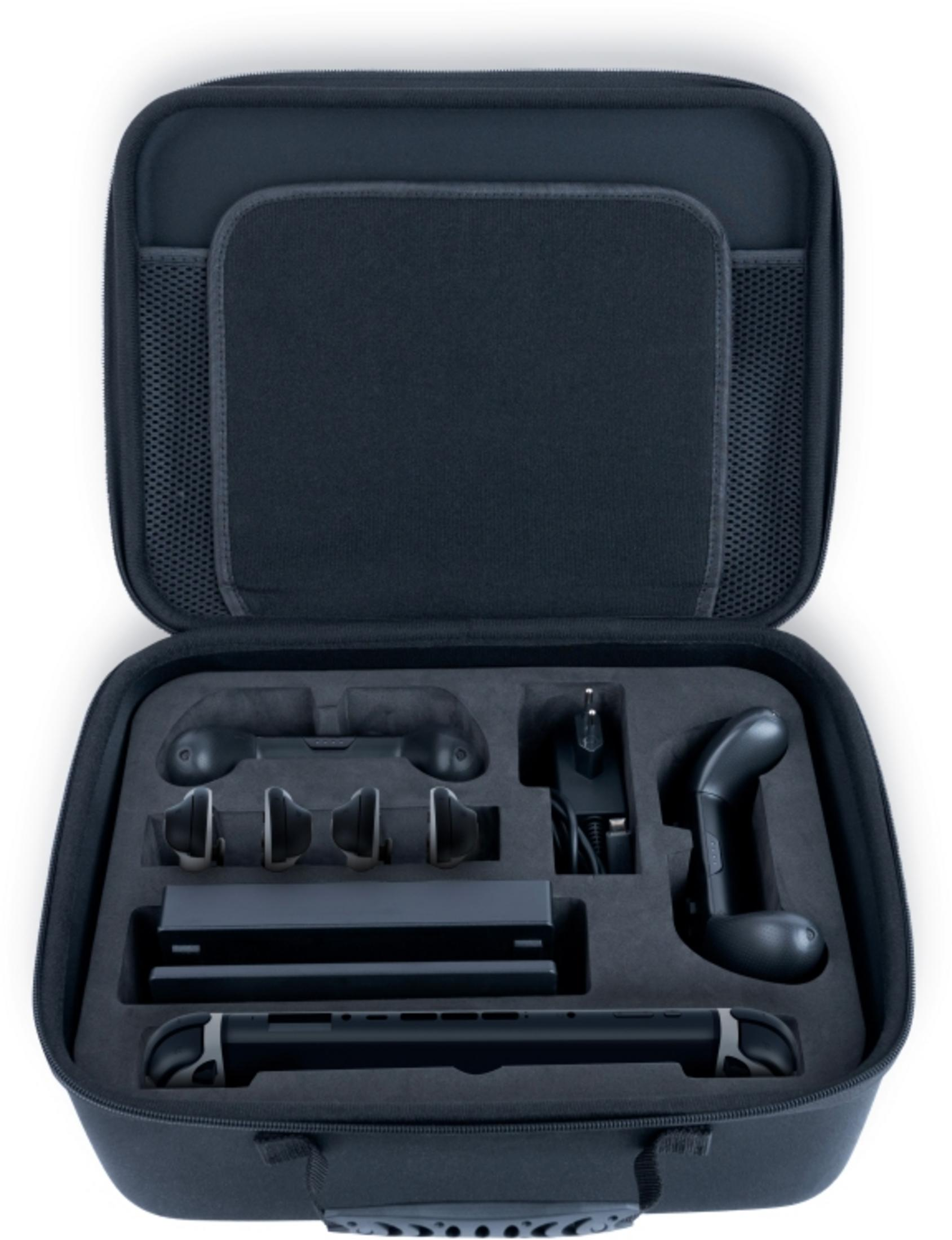 Estuche de viaje negro con inserto de espuma para accesorios de consola.