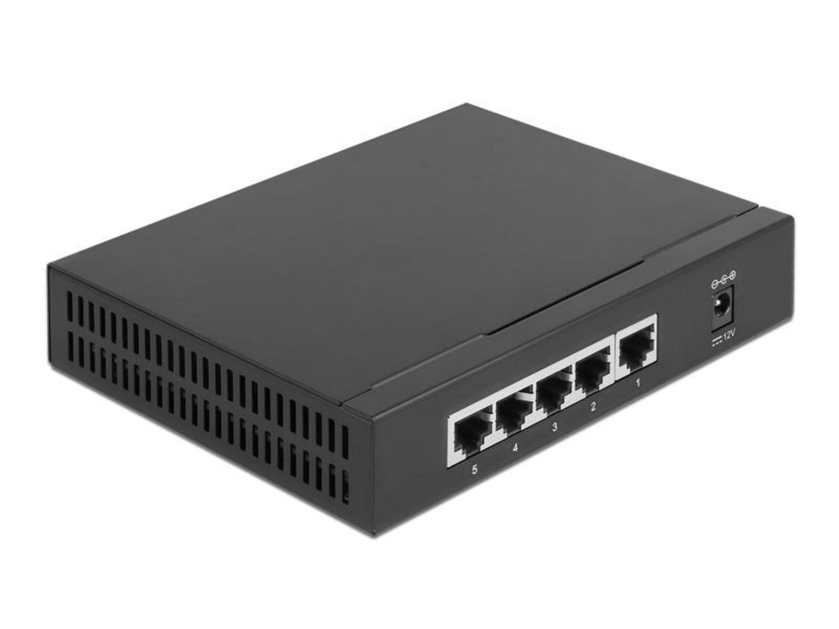 Een zwarte 5-poorts netwerkswitch met Ethernet-poorten en een stroomingang.
