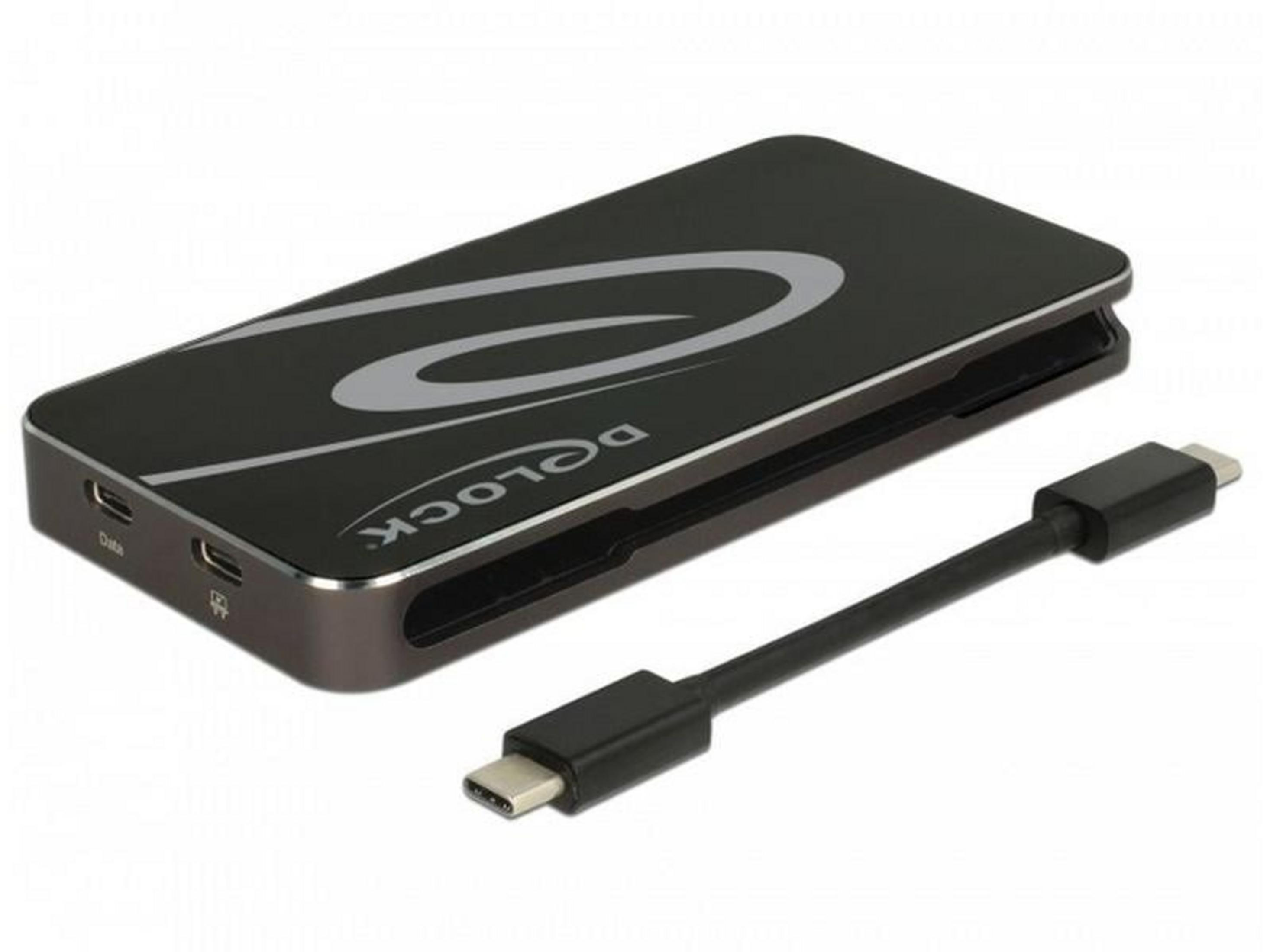 Schwarzer Delock USB-C Hub mit Kabel auf weißem Hintergrund.