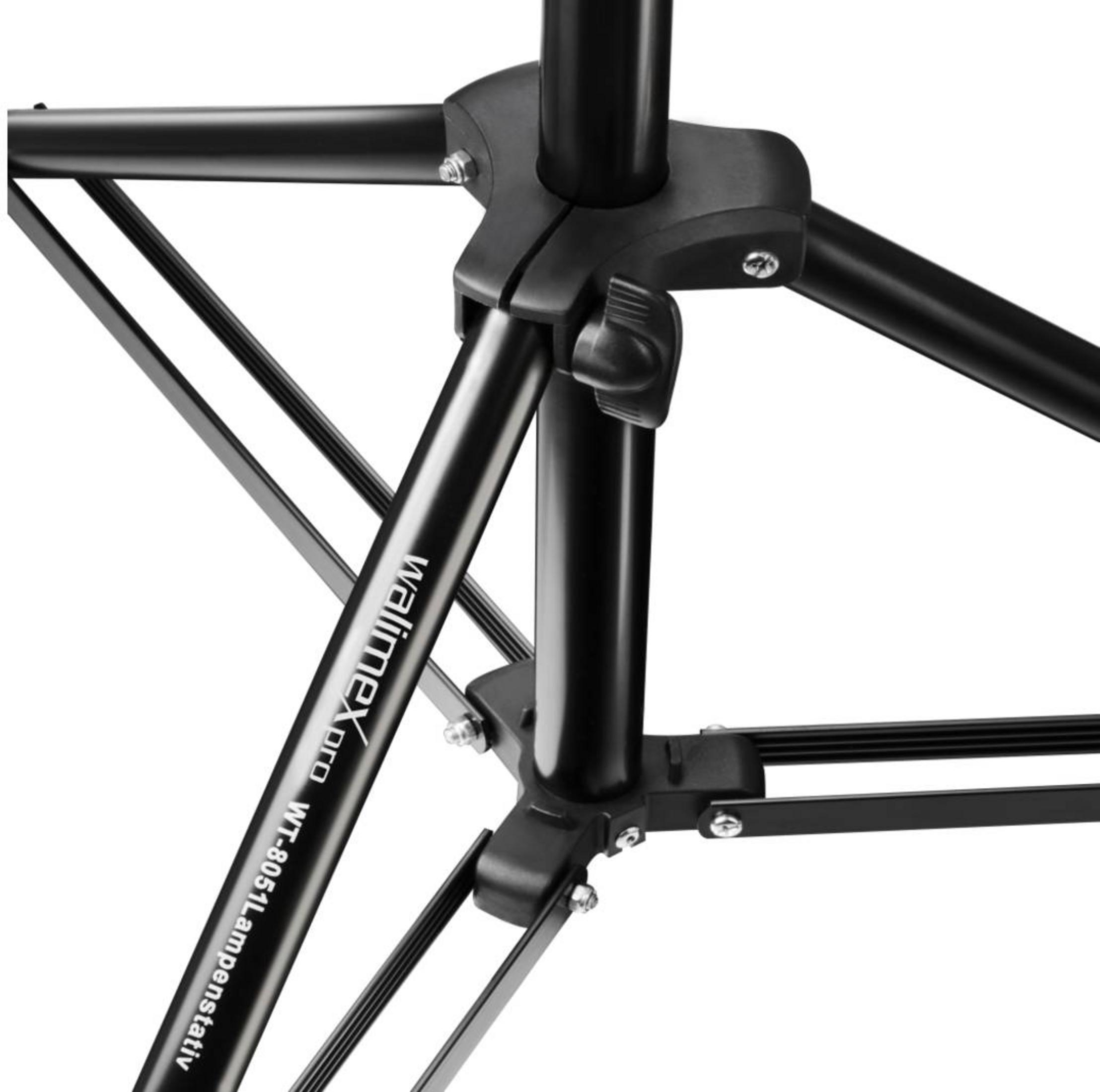 Primo piano del treppiede per lampada Walimex Pro WT-8051 nero.
