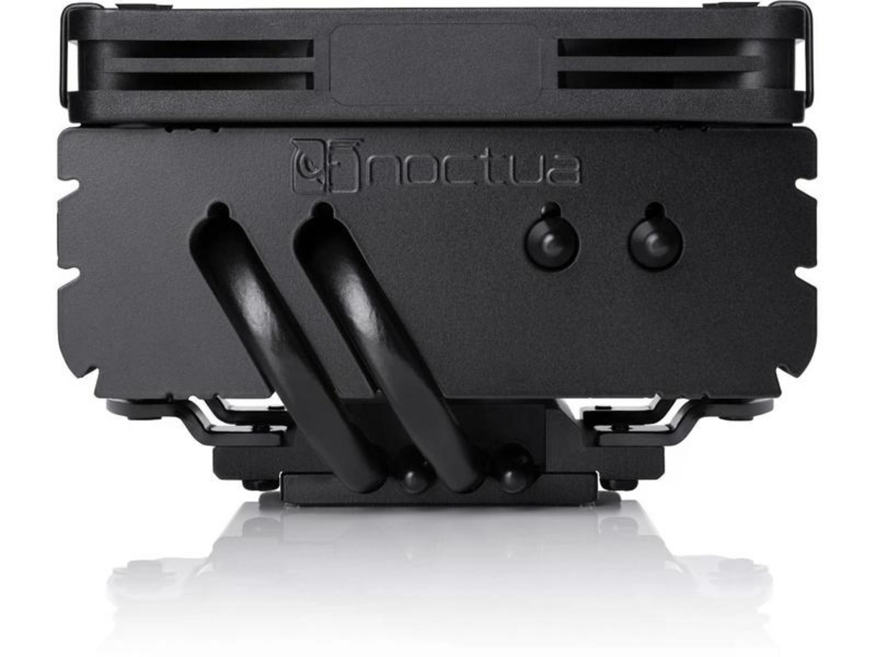 Czarny cooler CPU z rurkami cieplnymi i logo Noctua.