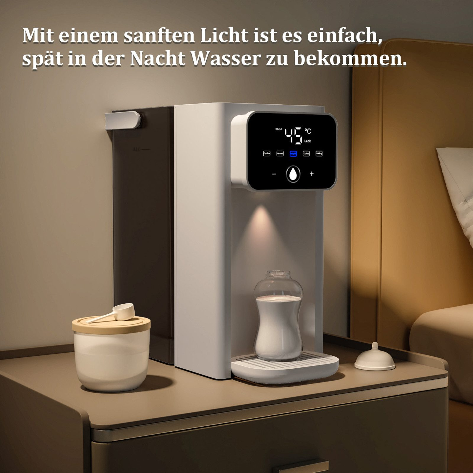 Ein moderner Wasserspender mit digitaler Anzeige steht auf einem Nachttisch.