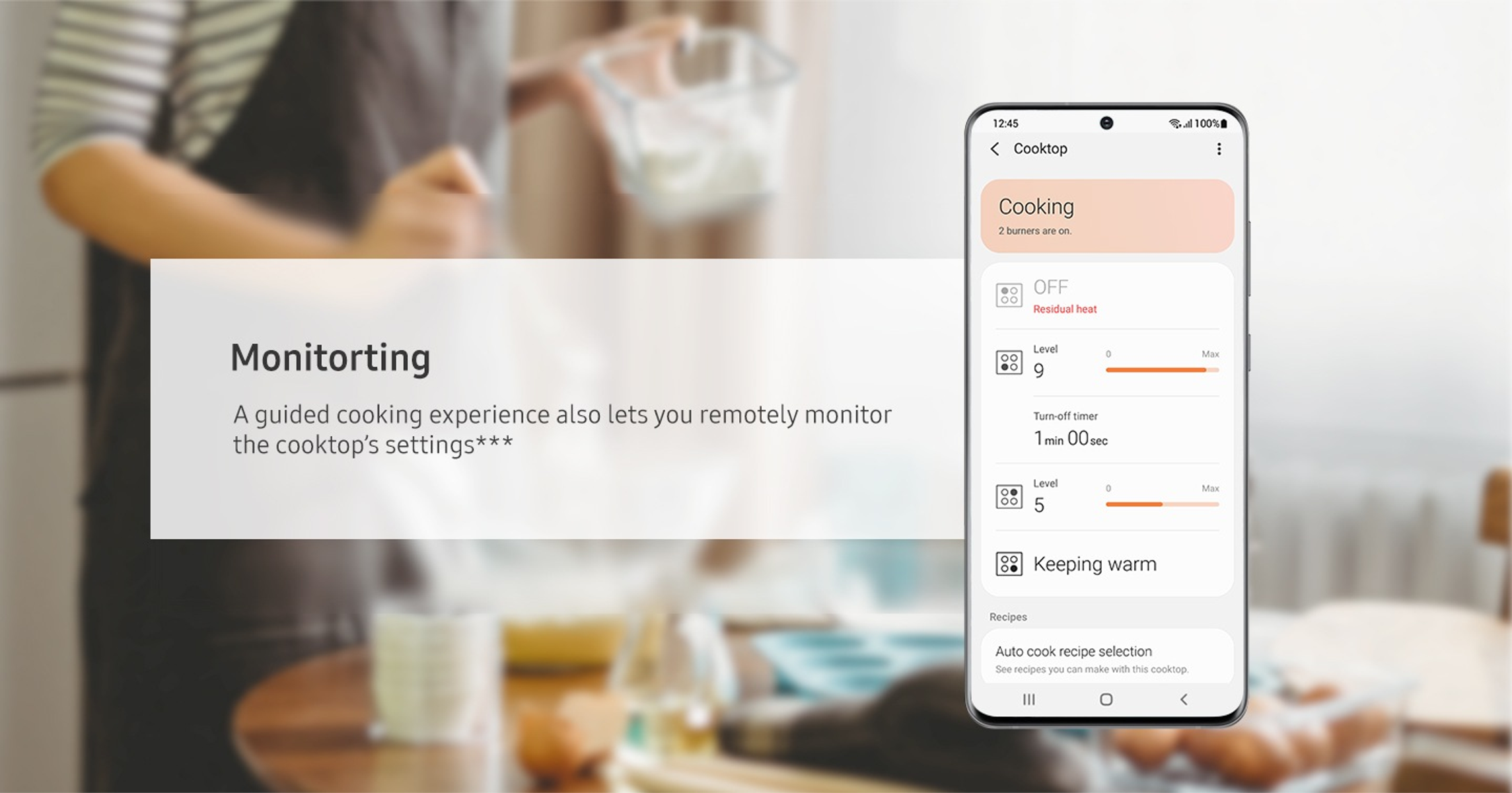 Osoba monitoruje ustawienia płyty grzewczej na smartfonie.