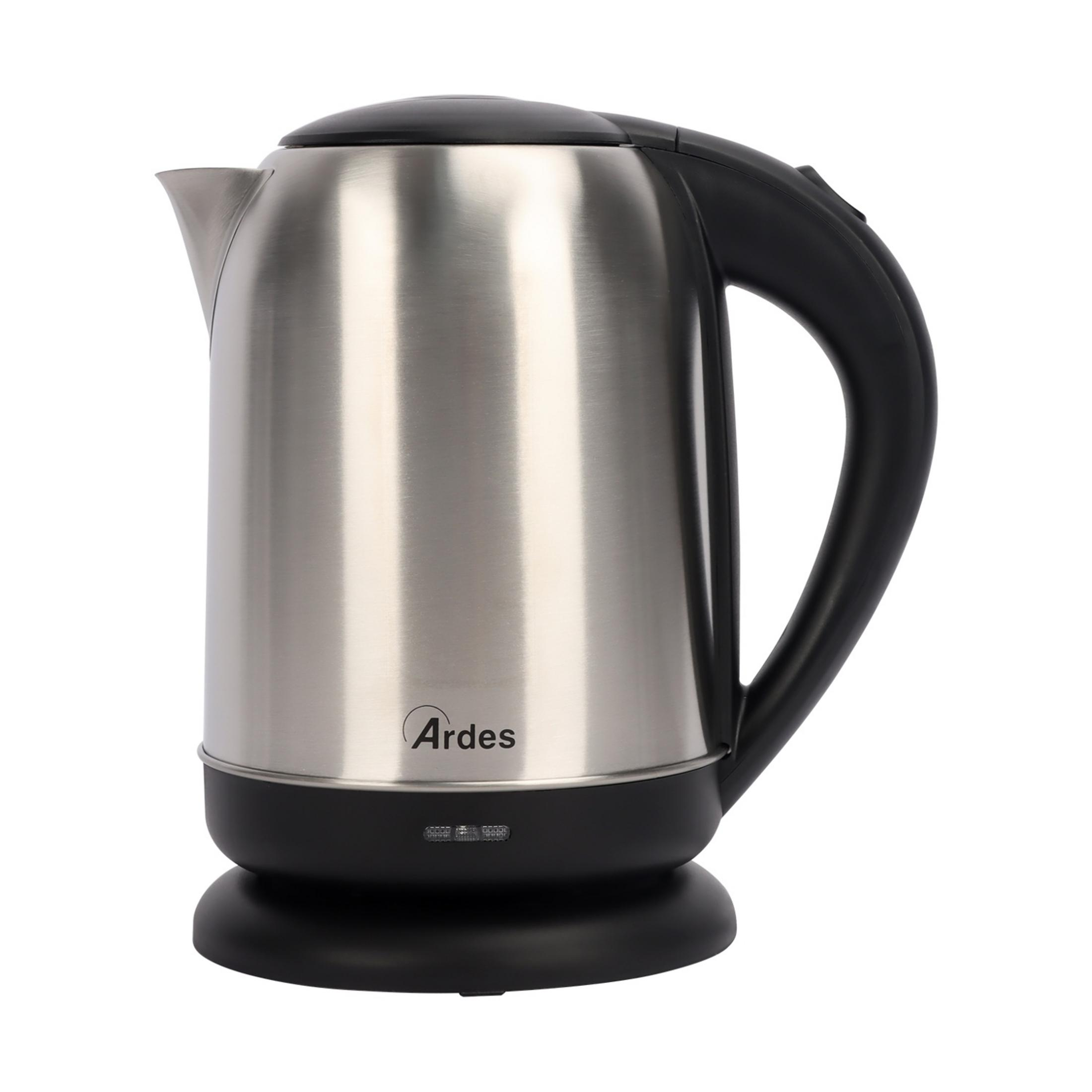 Srebrny czajnik z czarną rączką i podstawą na białym tle.